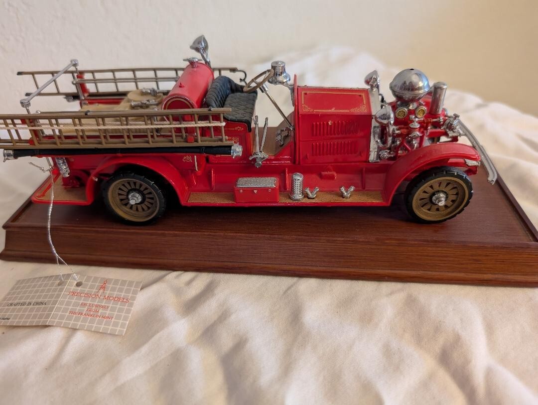 1922 AHRENS FOX R-K-4 Fire Engine  Made by the Franklin Mint on Display Stand