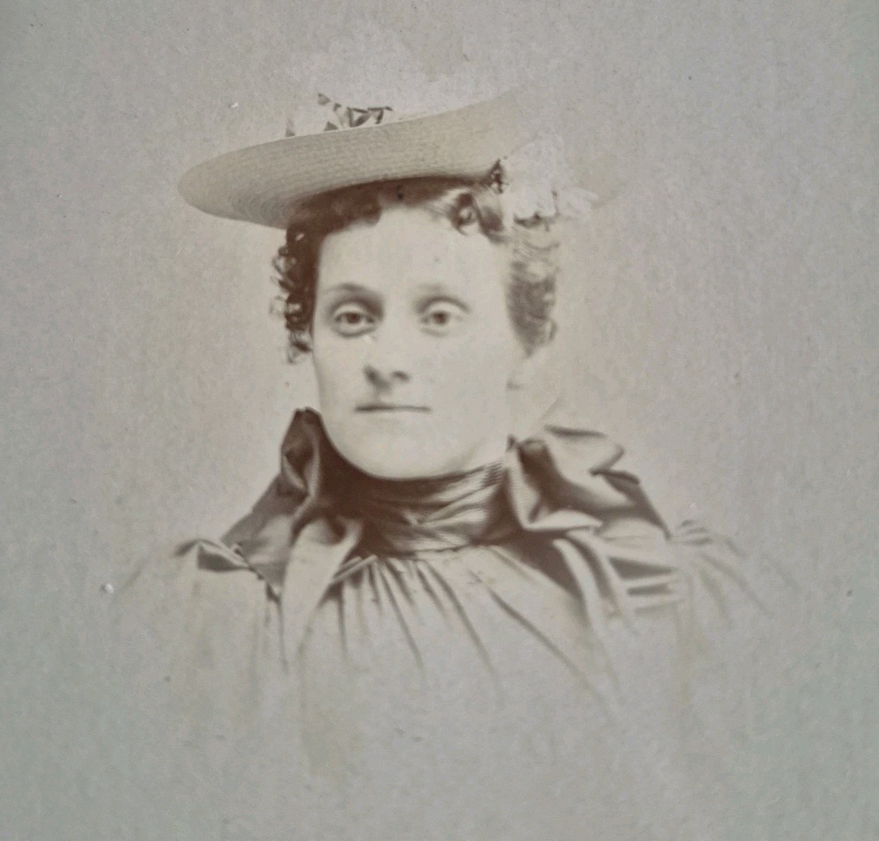 Antique Studio Bust Portrait of Woman Lillian Dershem Mifflinburg PA c.1898-1904