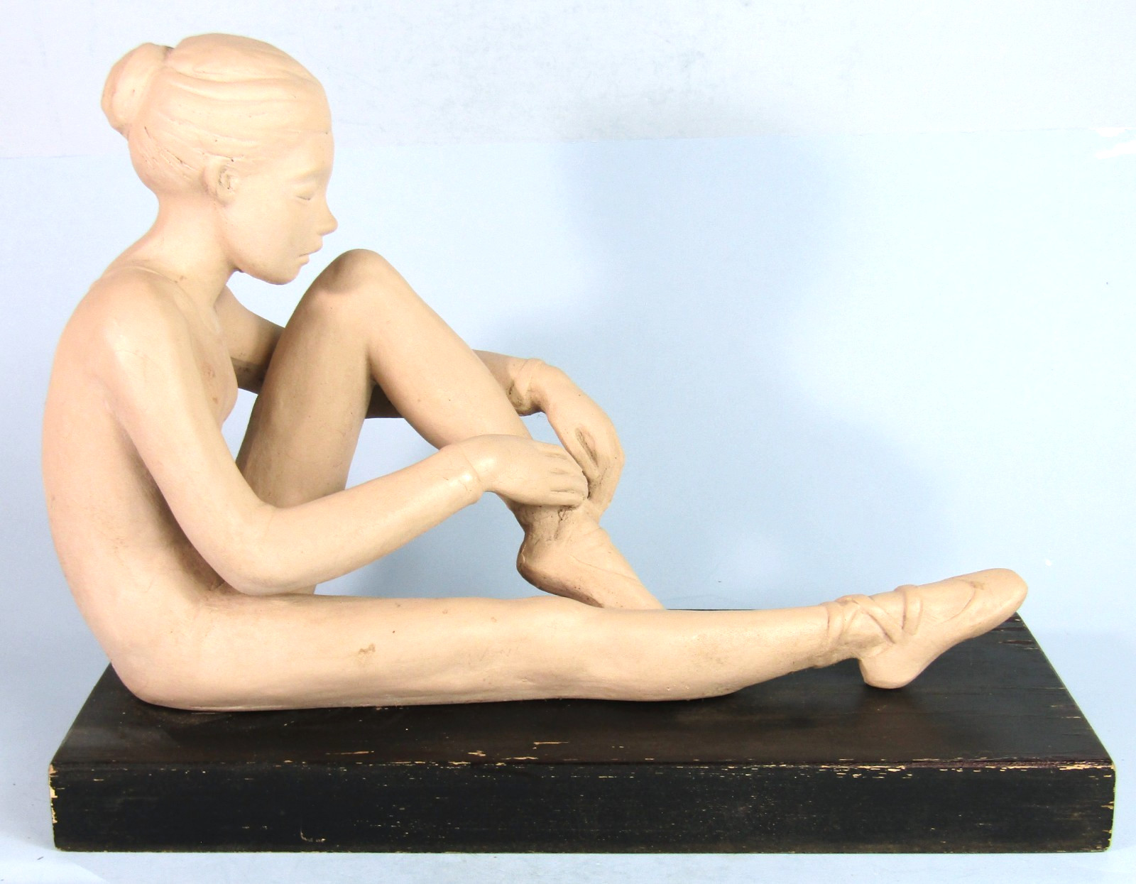 AUSTIN PROD BALLERINA SCULPTURE Vintage 1983 Ballet Dancer Tying Shoe Statue AUSTIN PROD BALLERINA SCULPTURE Vintage 1983 Ballet Dancer Tying Shoe Statue