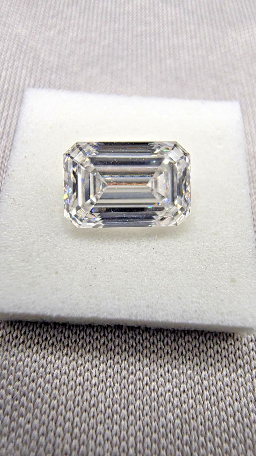 Premium 6 Ct Emerald Cut CVD Lab Grown Diamond Loose Certified D Color VVS1