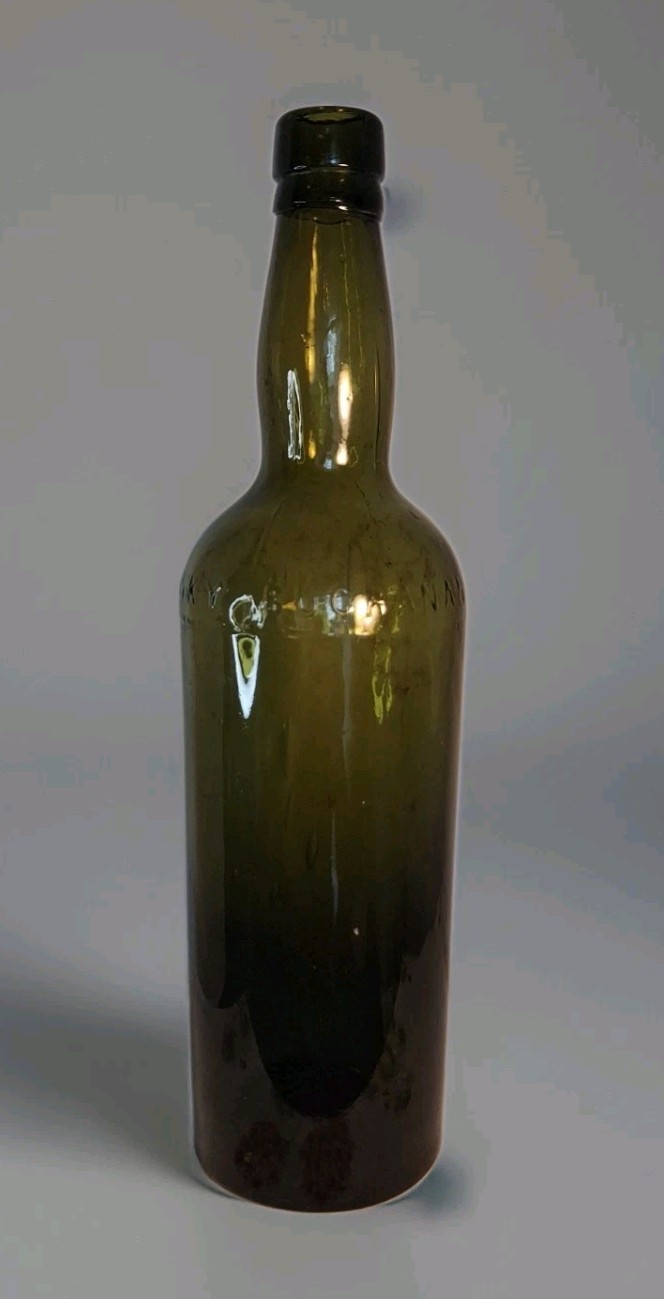 Vintage Buchanan\' S Black & White Whisky Bottle. Green, Empty, #8 Buchanan\'s 