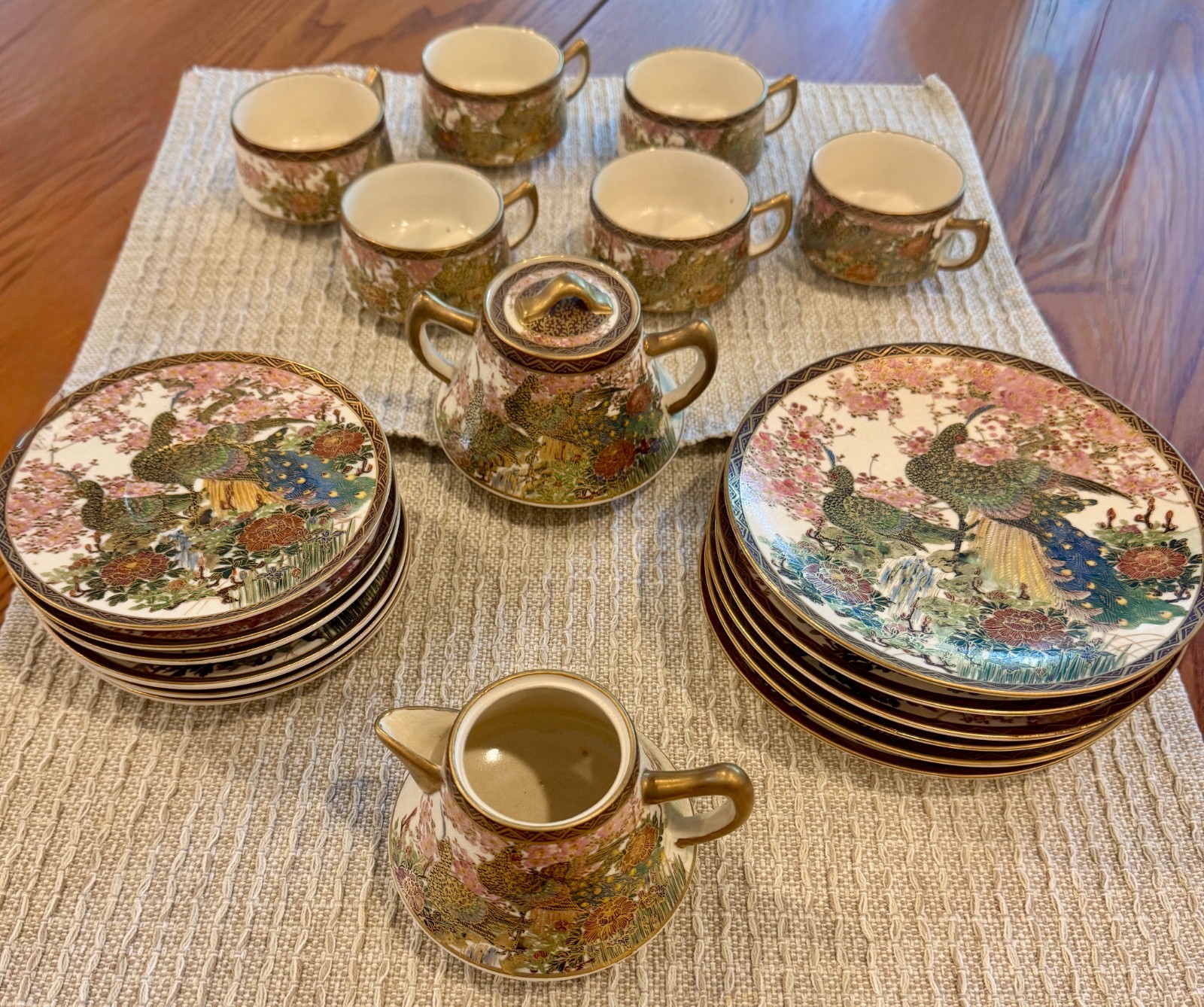 Vintage Japanese porcelain Satsuma-style tea set Vintage Japanese porcelain Satsuma-style tea set