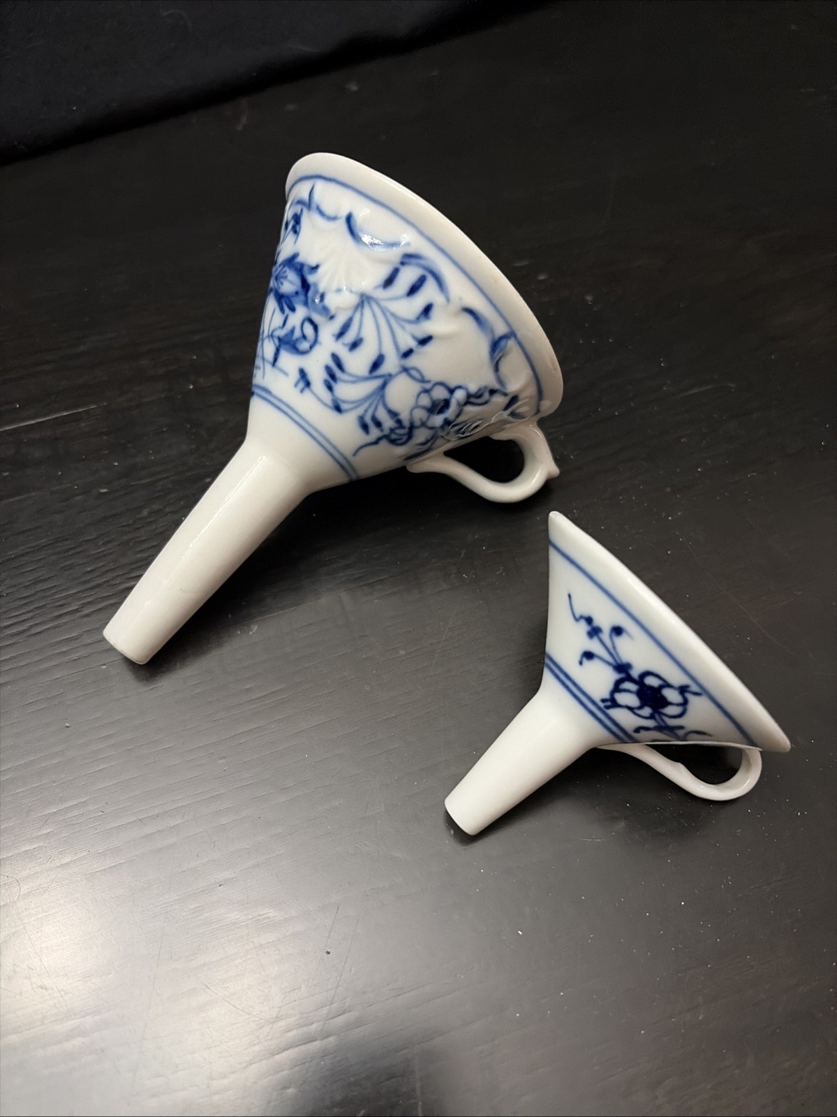 Antique? Meissen? Germany Blue Onion Pair Of Funnels Excellent Cond