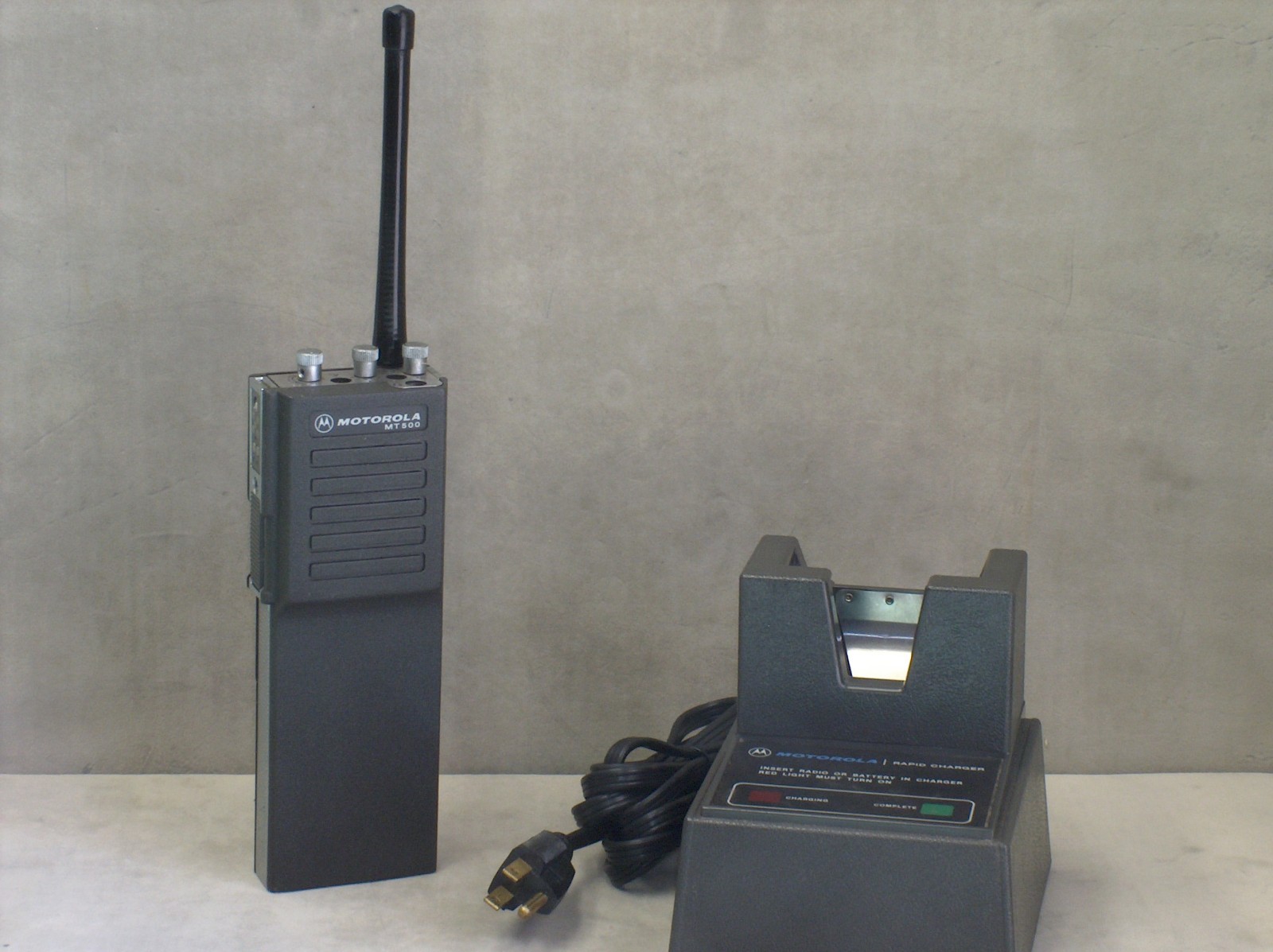 Motorola MT500 VHF Radio US Secret Service Transceiver w/ Battery and Charger