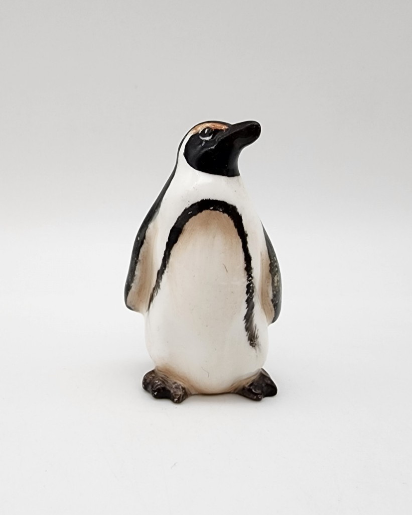 VINTAGE/ANTIQUE ROYAL DOULTON ENGLAND PENGUIN #K25 PORCELAIN FIGURINE 1940-1968