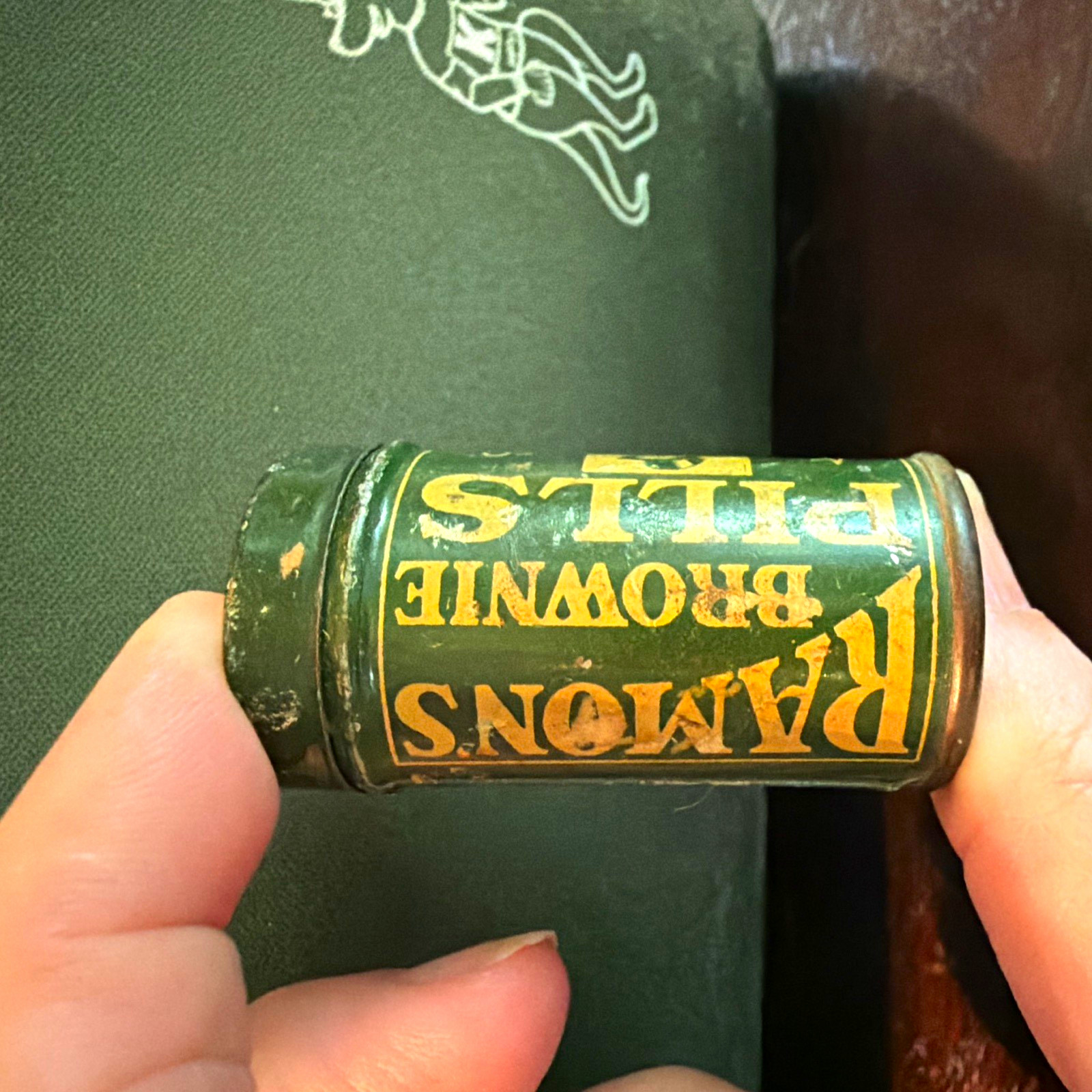 Ramon\'s Brownie Pills Vintage Advertising Tin 50/60 ct Green & Gold