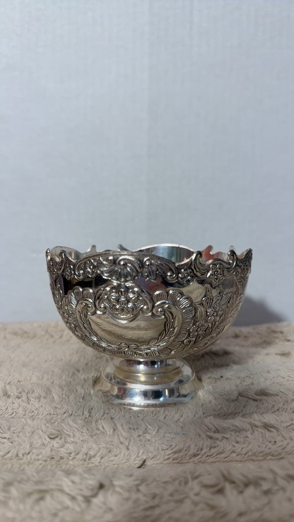 FB Rogers Silver Plate Tarnish Resistant Ornate Bowl