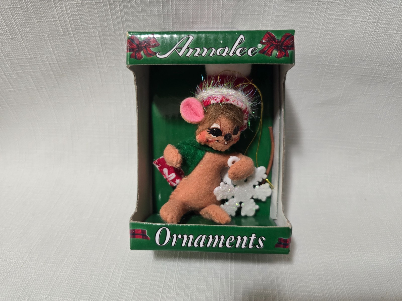 Annalee Christmas Mouse Holding Snowflake 3\