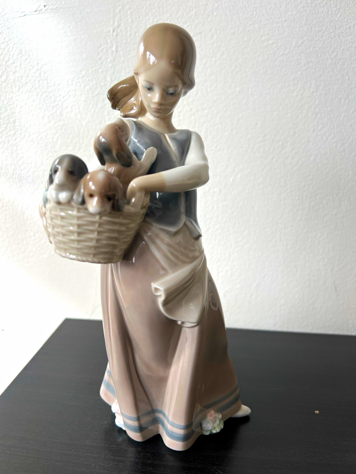 Lladro 1311 Girl With Puppies-Retired