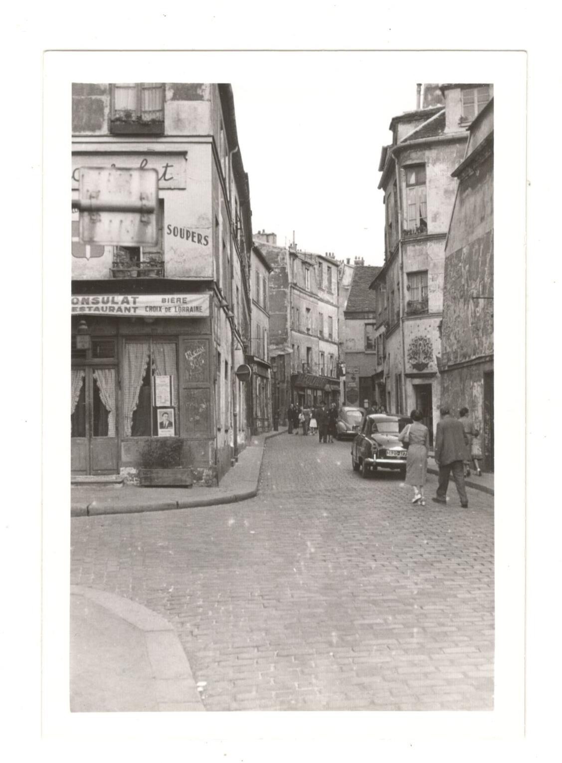 Vintage 1953 Photo Paris France Street American Tourist Vacation 1950\'s OPL15 b