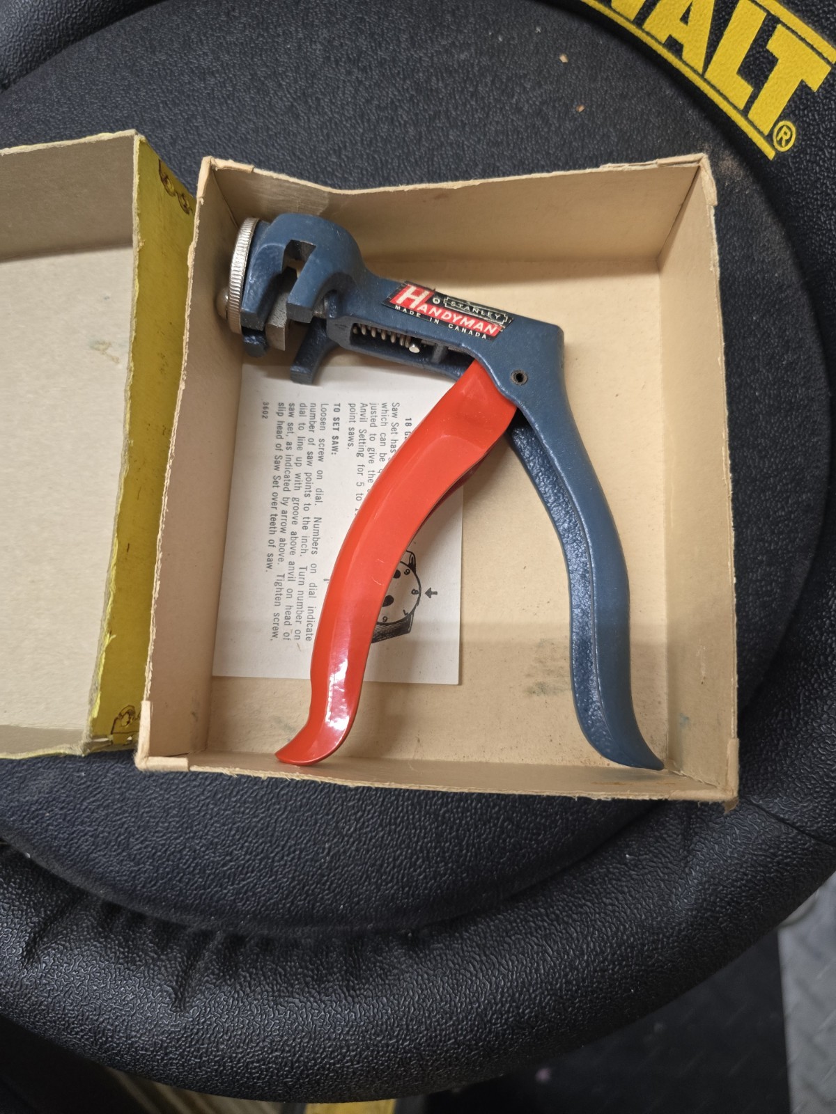 Vintage STANLEY Handyman Saw Set H432 NOS in original box With Lable