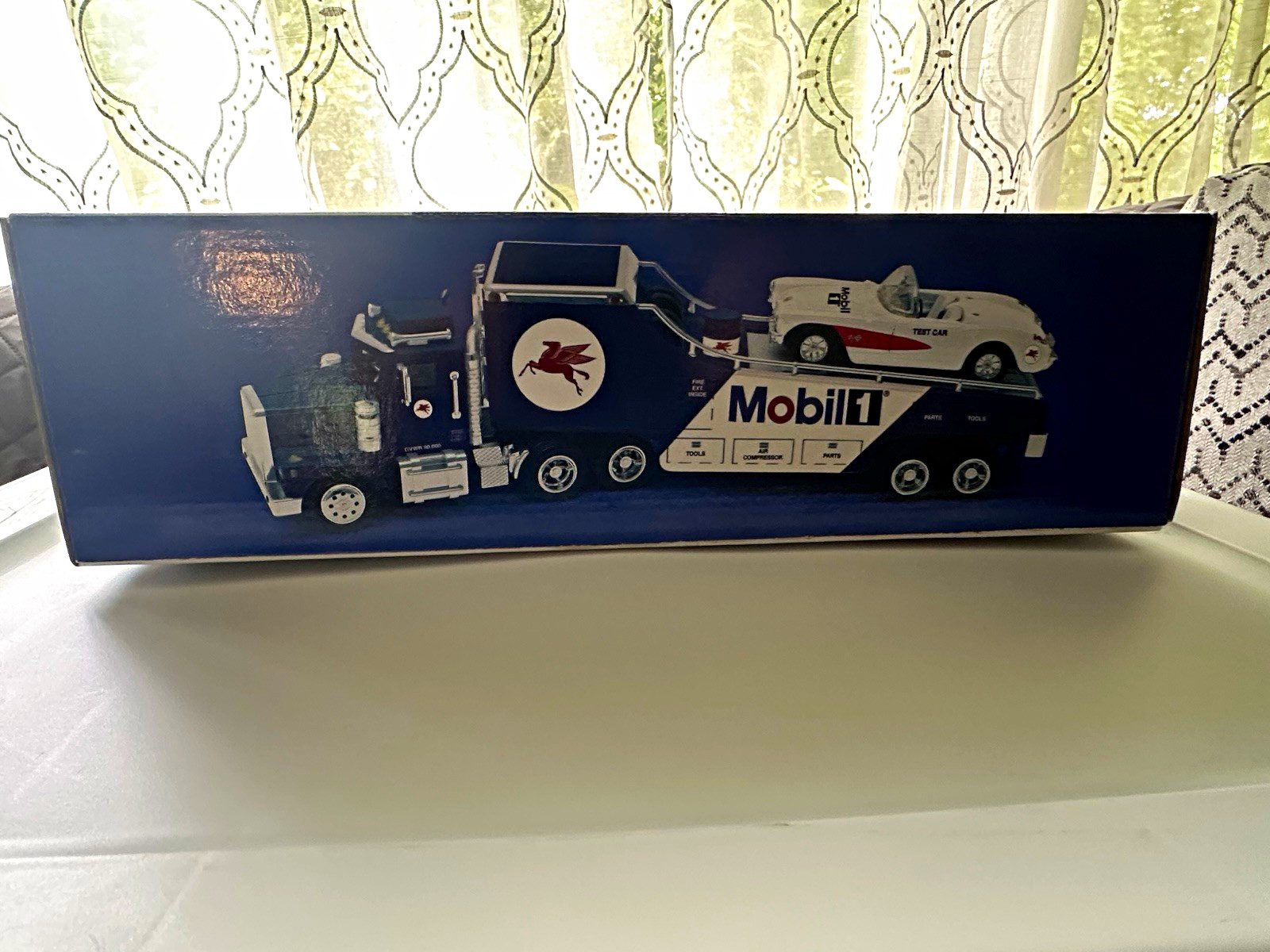 Mobil Limited Edition Diecast Car Carrier Truck w/ Lights & Removable Car