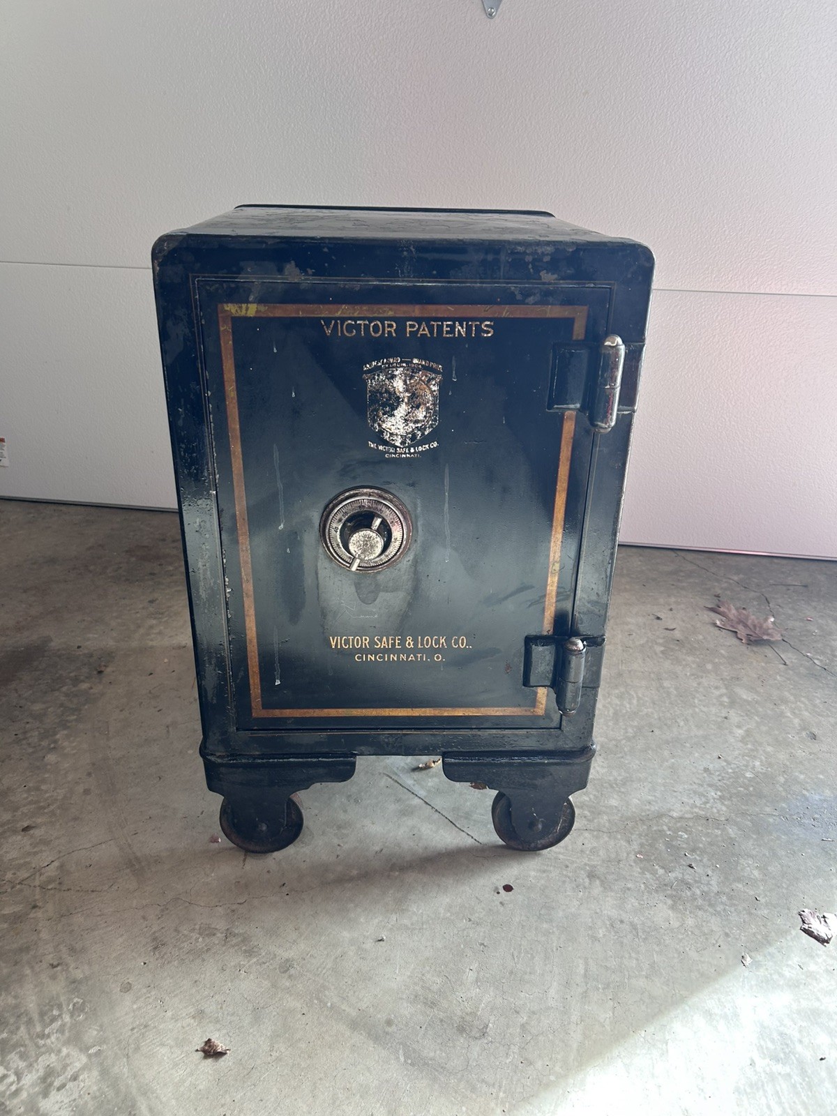 Antique Victor Safe & Lock Co. “Victor Patents” Combination Safe Cincinnati Ohio