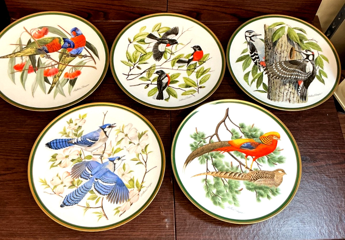 10 FRANKLIN PORCELAIN WEDGWOOD COLLECTOR PLATES WOODLAND BIRDS OF THE WORLD 10.5