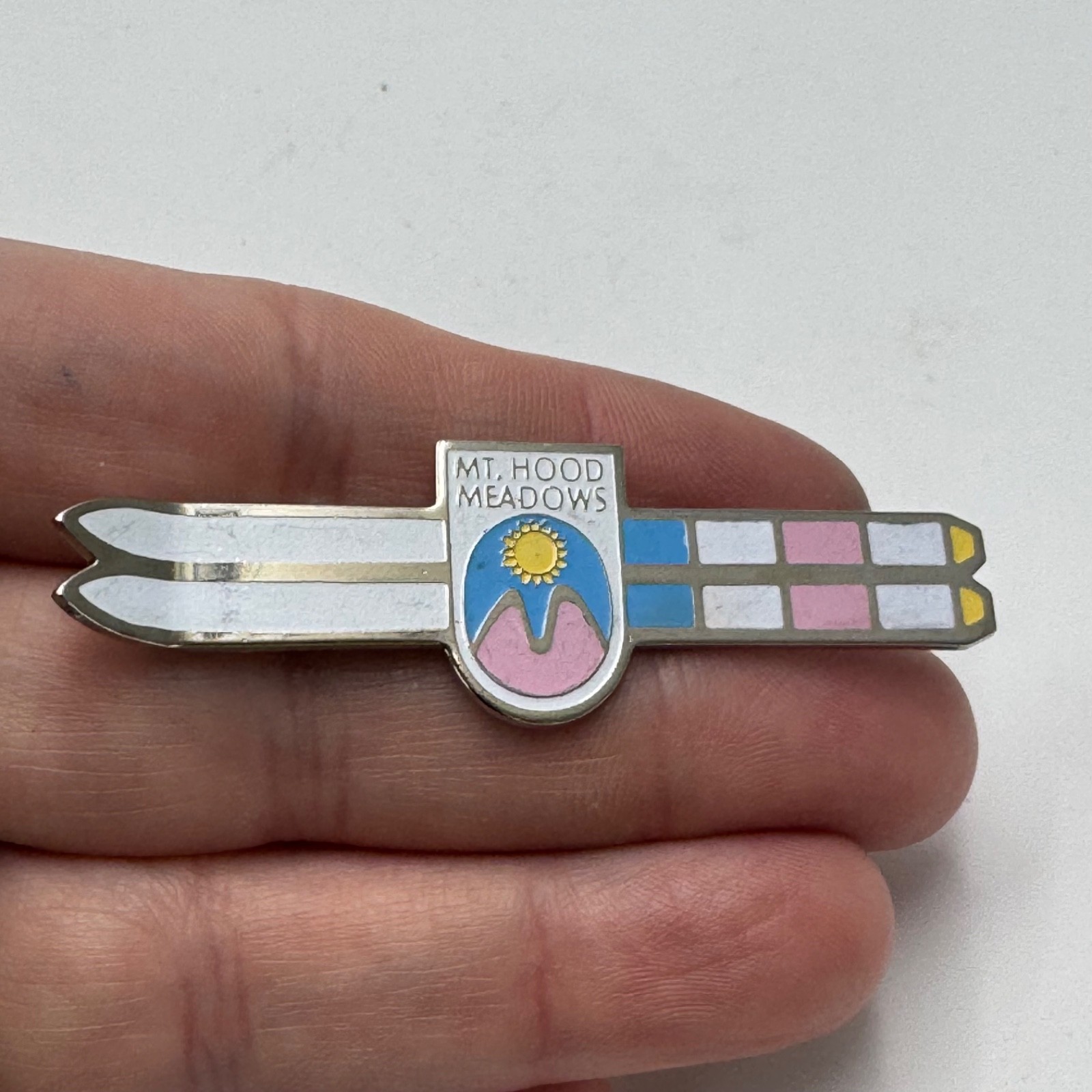Vintage Mt. Hood Meadows Skis Ski Resort Souvenir Enamel Lapel Pin Mount Mt