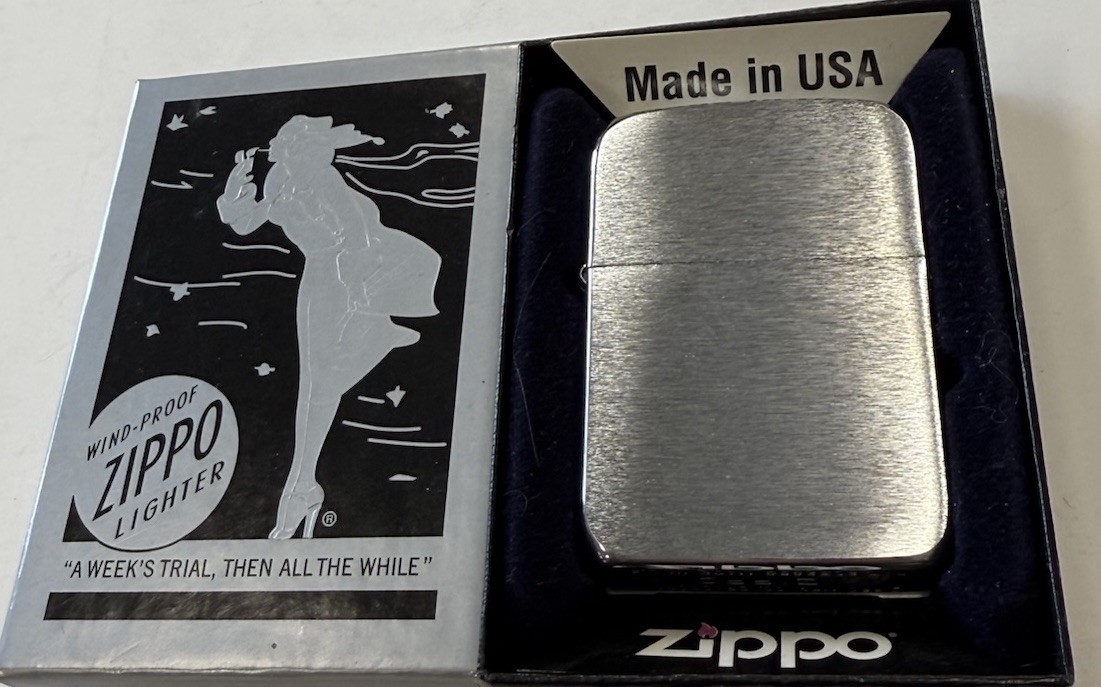 ZIPPO 2004 BRUSHED CHROME 1941 REPLICA LIGHTER SEALED IN BOX D739 ZIPPO 2004 BRUSHED CHROME 1941 REPLICA LIGHTER SEALED IN BOX D739