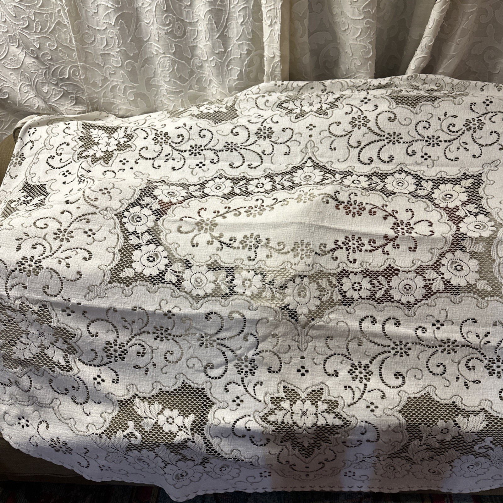 Vtg Antique Quaker Lace Floral -Pristine-Oval- Tablecloth 57”Wx80”L