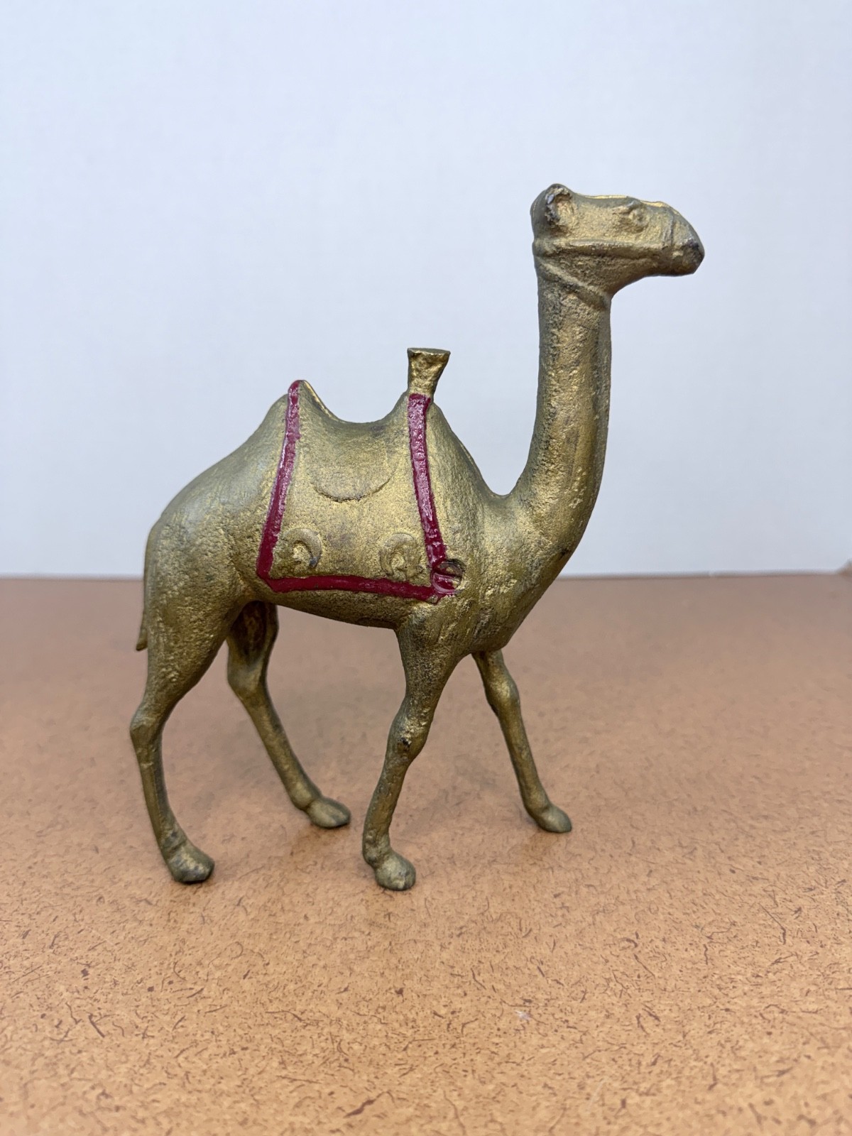 Antique/Vintage 1917-1930's A.C. Williams **LARGE** Camel (hard to find)