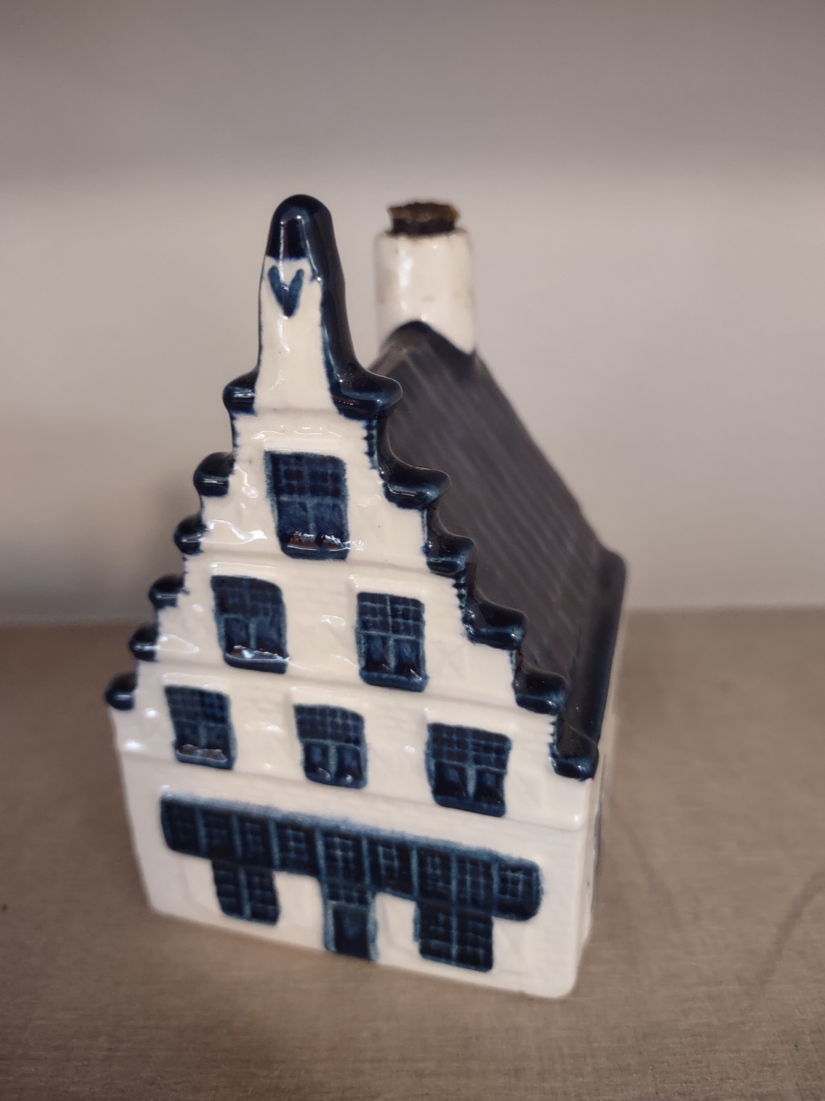 KLM Blue Delft Amsterdam House #29 EMPTY