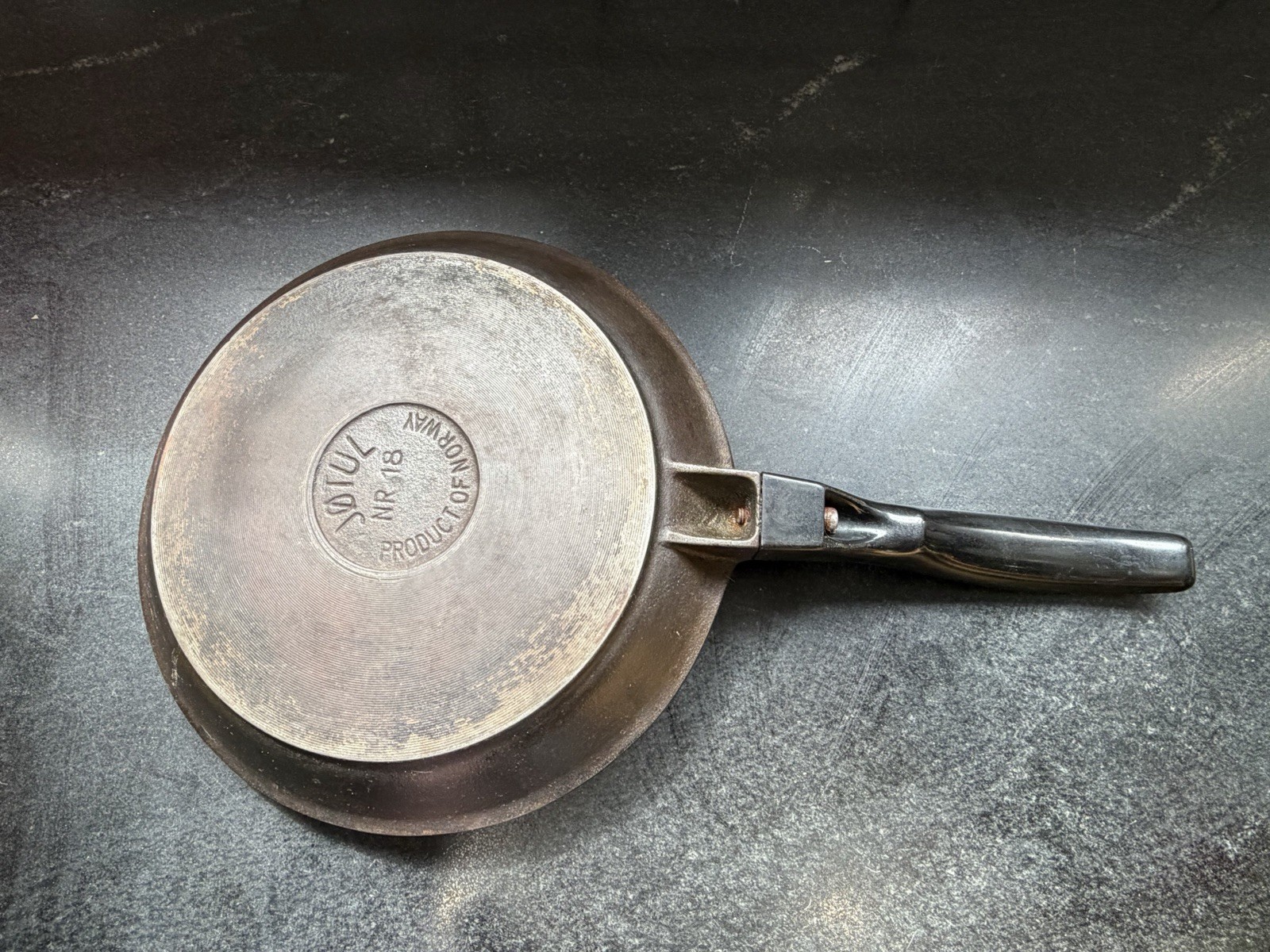 Vintage Jøtul Jotul Number 18 (NR 18) Cast Iron Pan Made In Norway