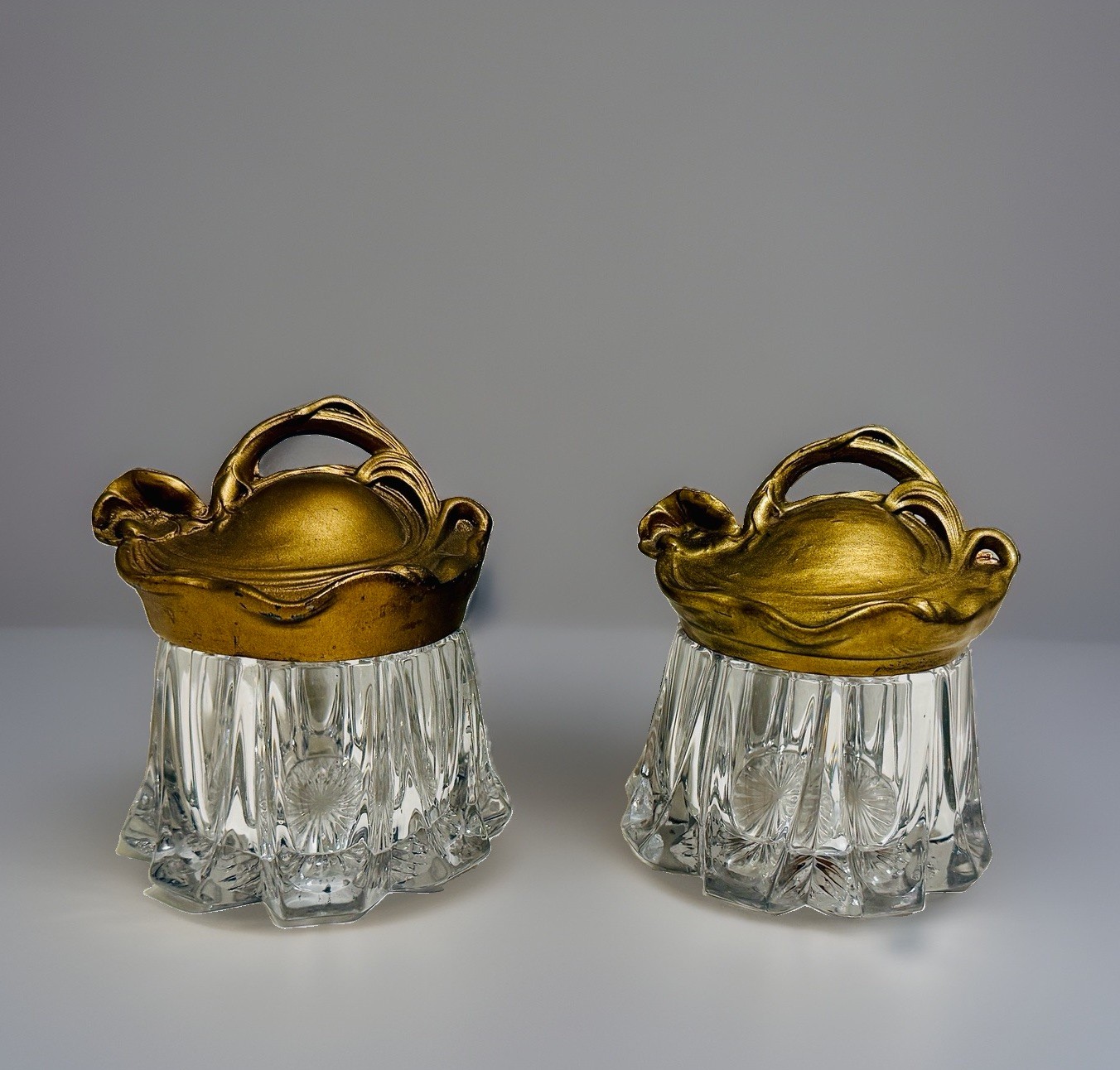 Pair Of Antique Art Nouveau Fostoria Glass Dresser Vanity Jars W/Gilt Lid C.1904