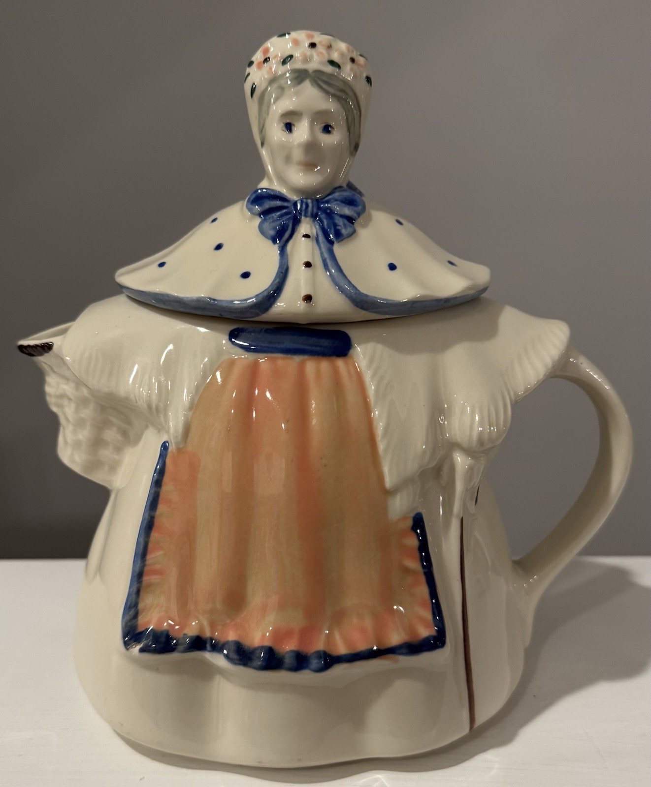 Shawnee Pottery Granny Ann Teapot