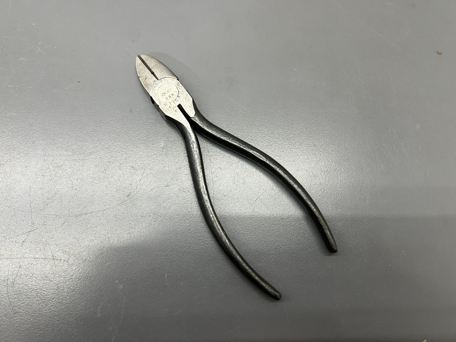 (v) VINTAGE UTICA TOOLS 242-5-1/2 5.5\