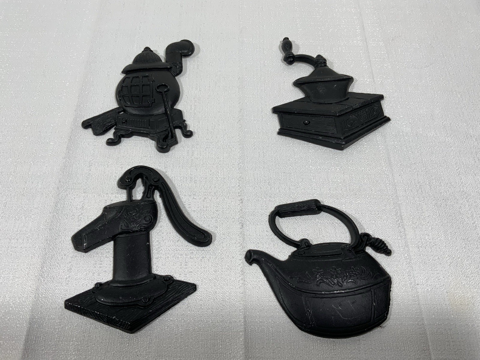 4 Sexton Black Metal Wall Plaques 1980 USA