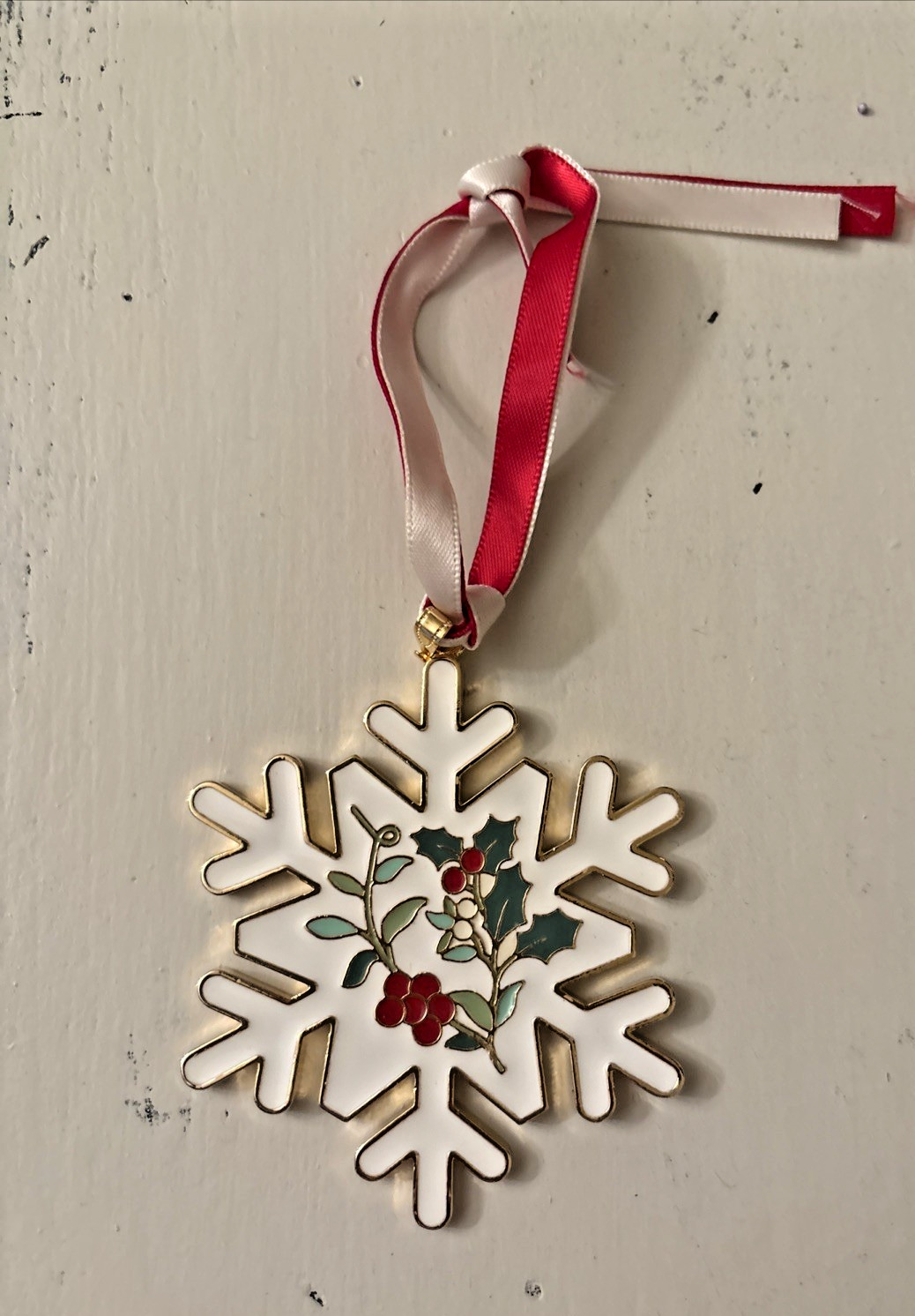 Pfaltzgraff Winterberry Snowflake Christmas Ornament Enamel/Metal