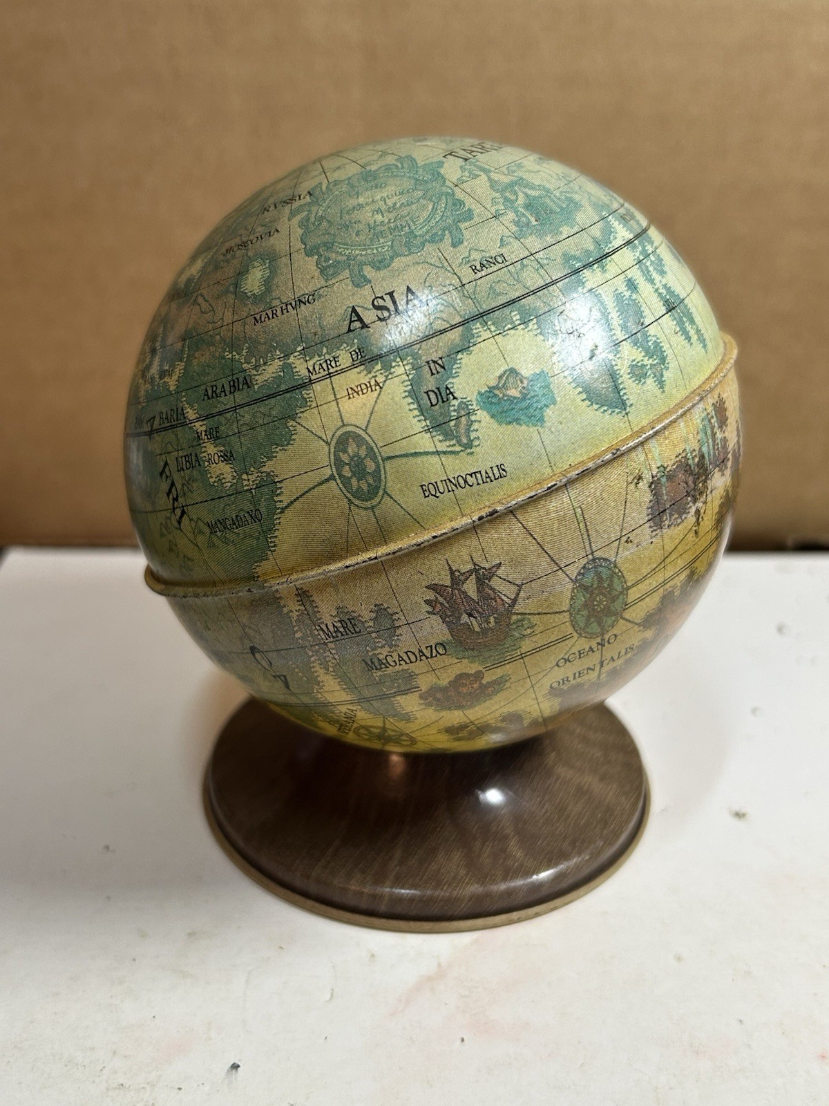 Vintage Ohio Art Old World Latin 4.5’ Globe Tin Litho Coin Bank Intact Key Turn