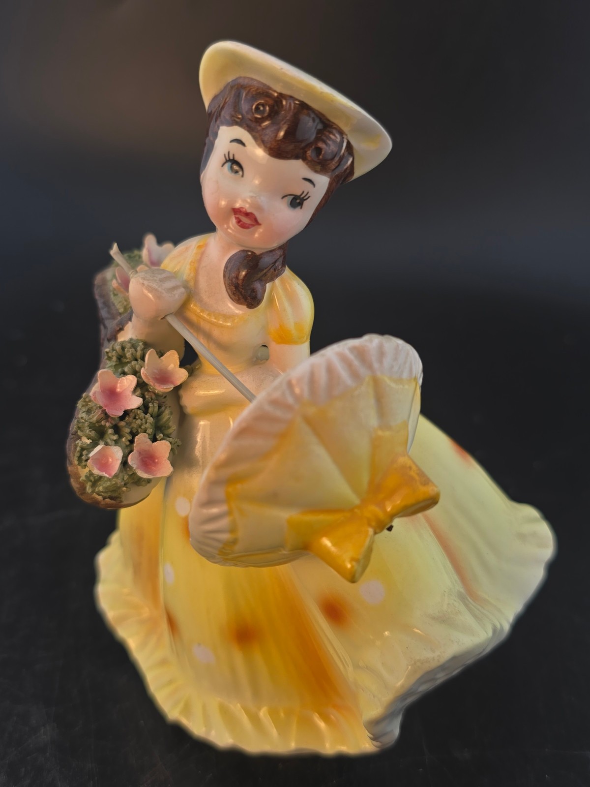 Early lefton lsady in yellow dress w/ applied flowers #482