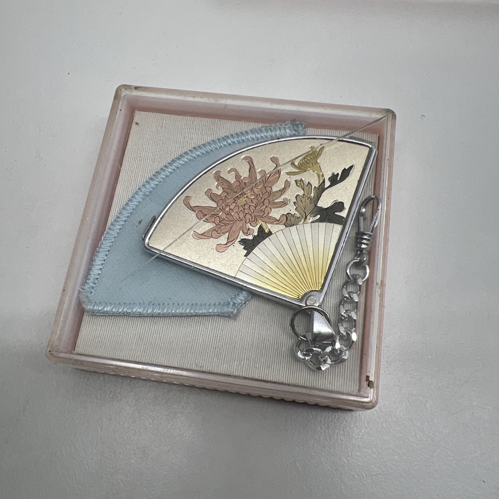 Vintage Elegance Fan Shaped Compact Mirror Charm Keychain Flowers Floral NOS