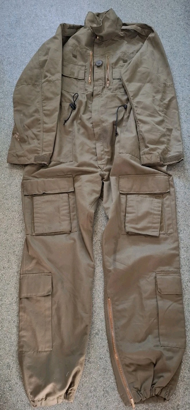 BRITISH ARMY OLDER PATTERN ARMOURED BRIGADE COVERALLS, LARGE