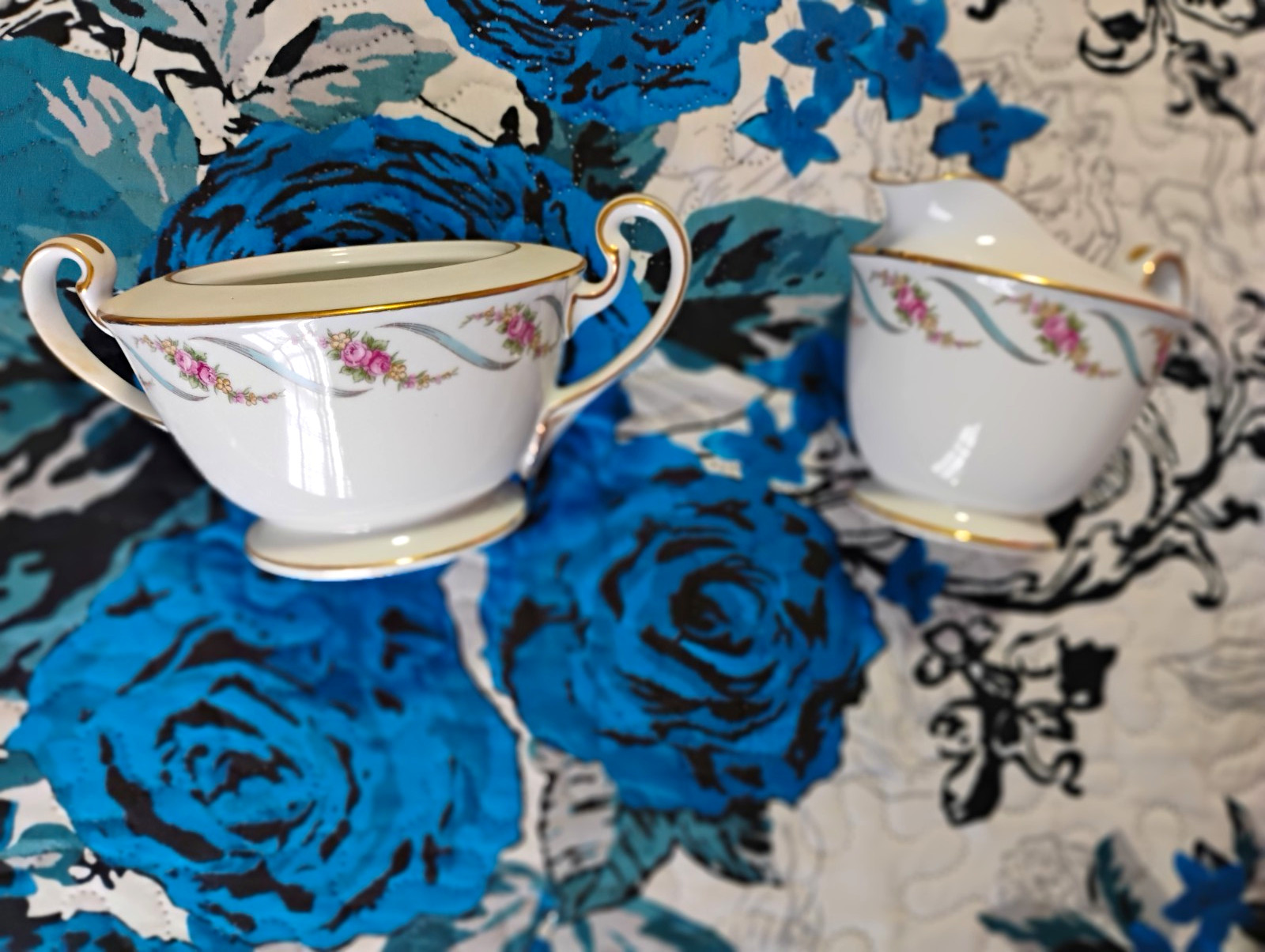 Noritake Mayfare 5154Floral Creamer & Sugar Bowl Set White Pink Gold Trim