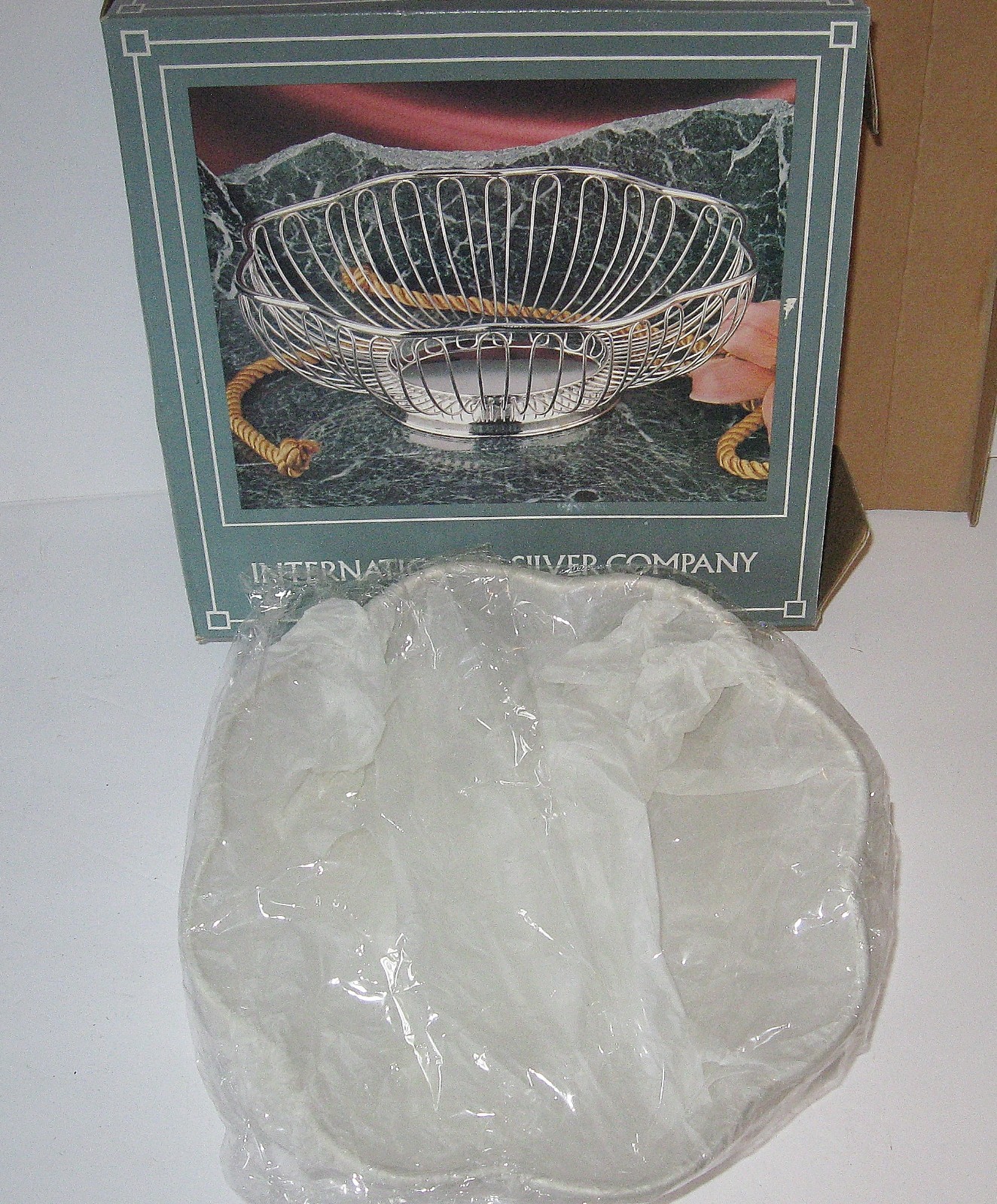 Vintage International Silver Co Bread, Fruit Basket Large Edged Silverplated New