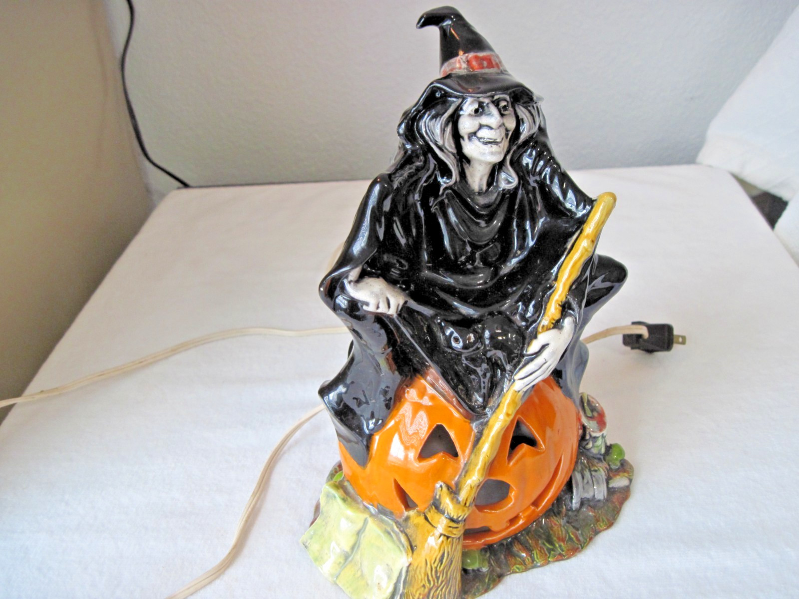 Vtg Ceramic Halloween 10\