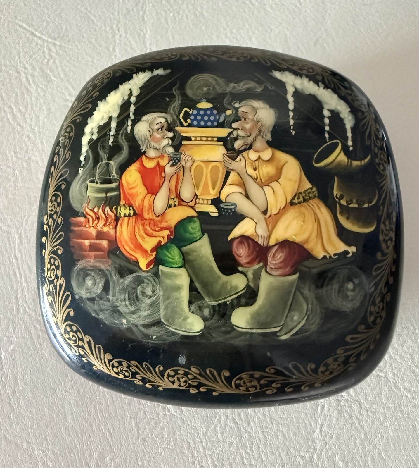 Russian Kholuy hand painted Papier-mache lacquer Trinket box