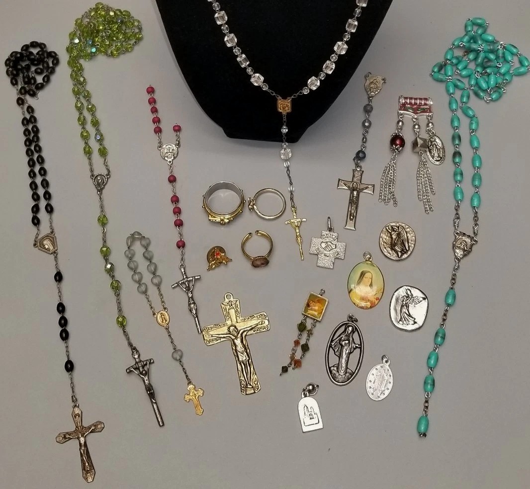 Vintage Catholic Pieces Rosary Tokens Wearable And Pocket Charm Parts 20 Pcs