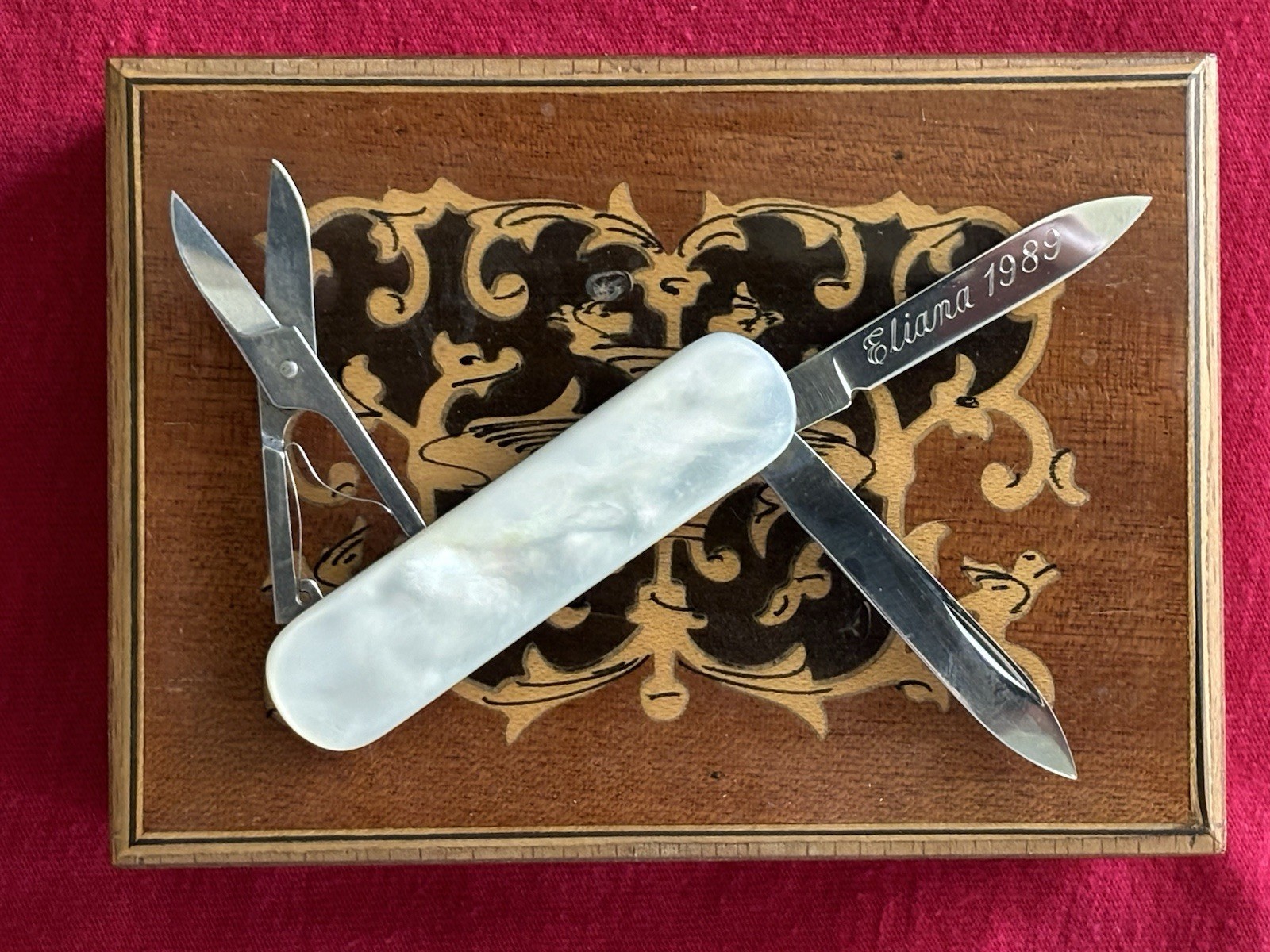 VICTORINOX-MOTHER OF PEARL-NAMED/1989-(3) FUNCTION & VINTAGE BOX
