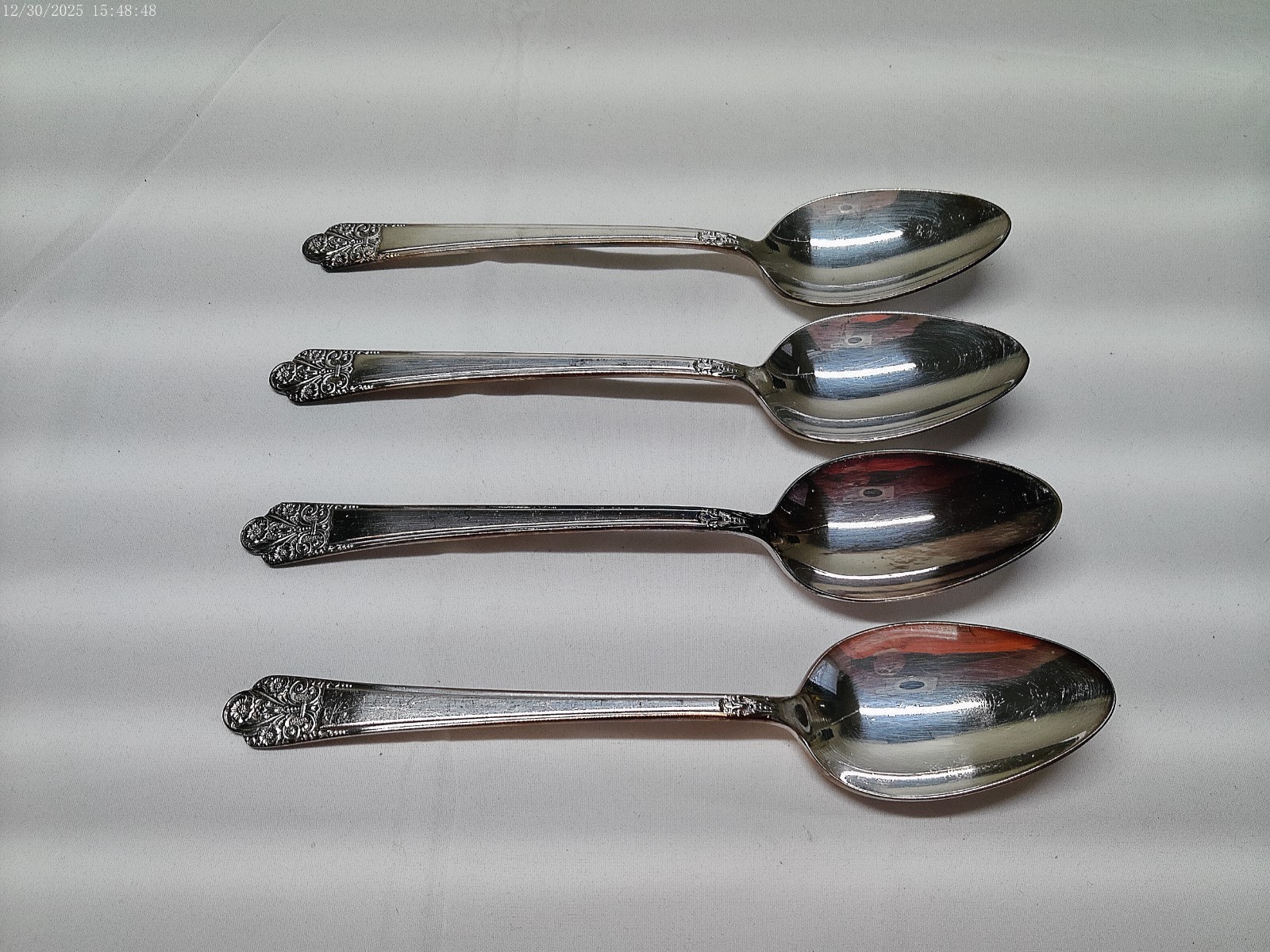 4 Rogers Deluxe Silverplate Precious Pattern Place/Table Spoons 7-3/8\