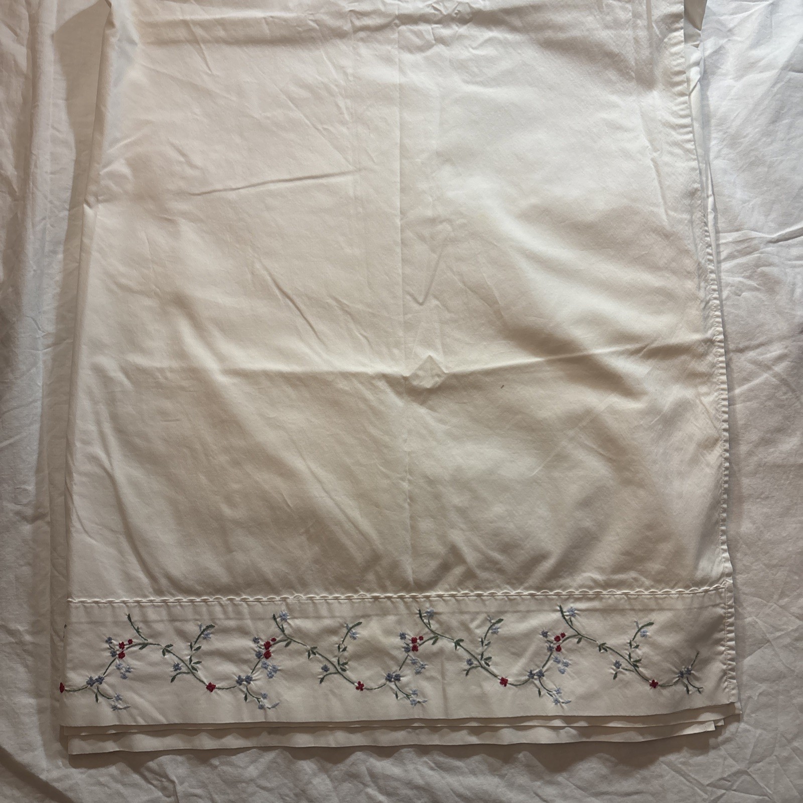 Vintage White King/Queen  Embroidered Flat Sheet Floral Design