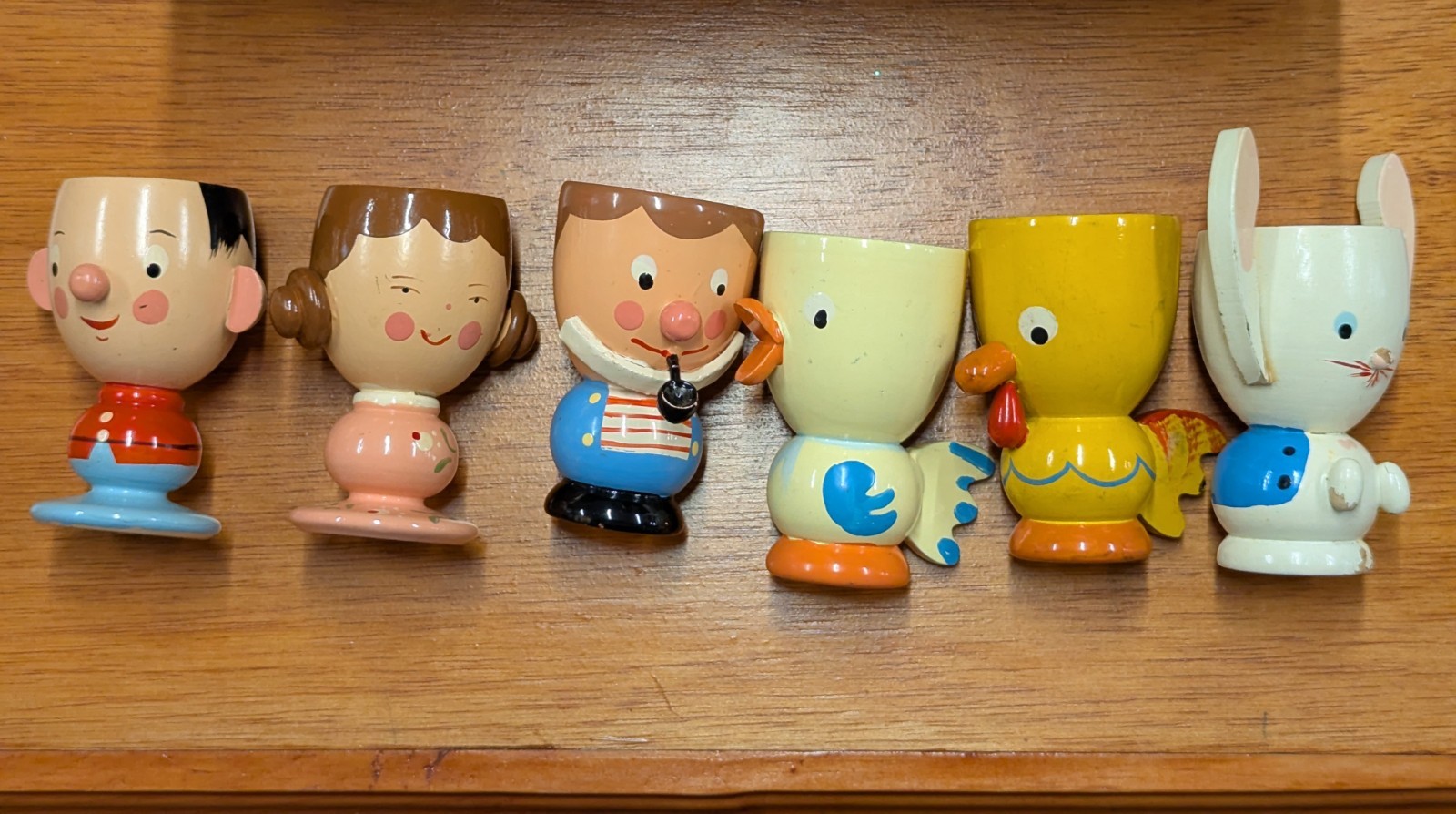 1950-60s Vintage SEVI Wooden Painted Eggcups Family Set Of 6 ITALY 1950-60s Vintage SEVI Wooden Painted Eggcups Family Set Of 6 ITALY