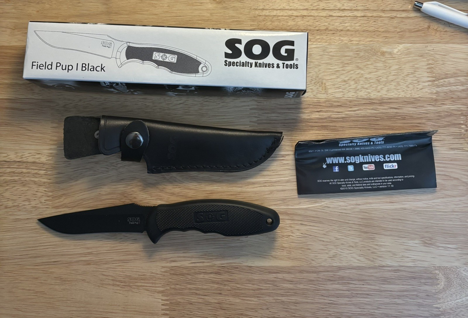 SOG Field Pup I Hunting Fixed Blade Knife Black, New in box 