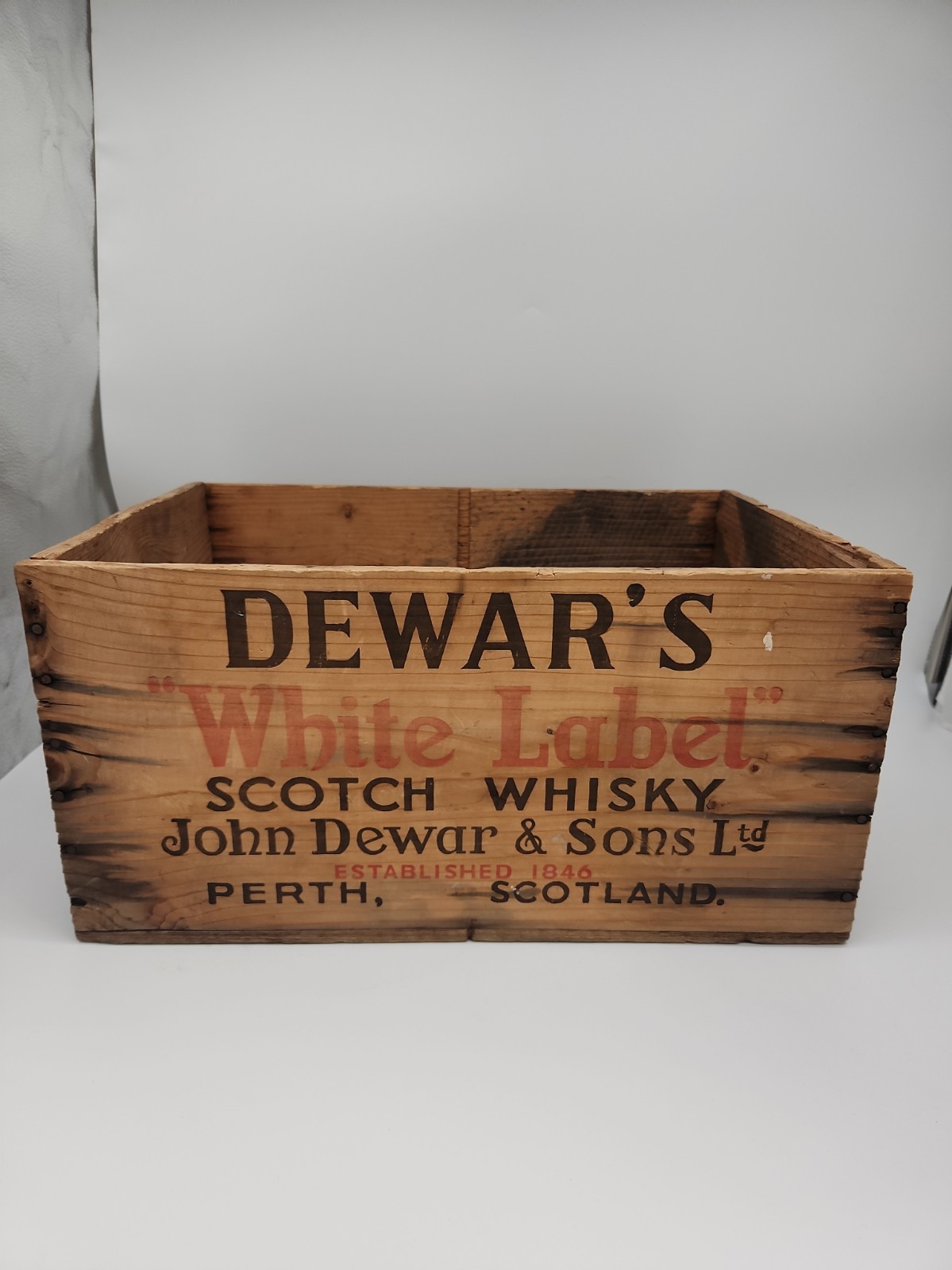 Vtg DEWAR’S White Label Scotch Whisky Wood Crate*Wooden Box*thin Strip missing