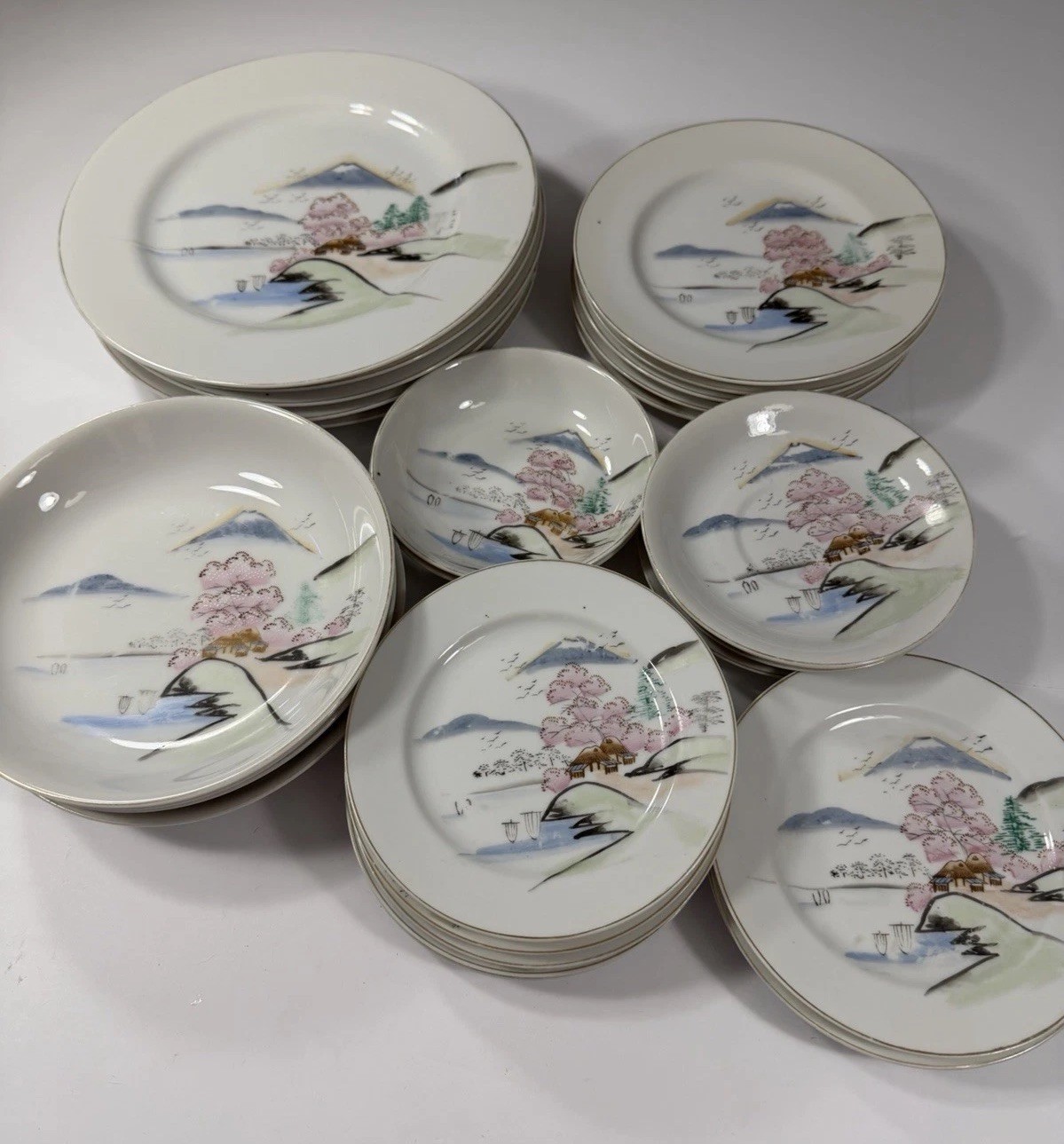 Vintage Kutani Gama Hand Painted Japanese Plates Set of 29 Japan