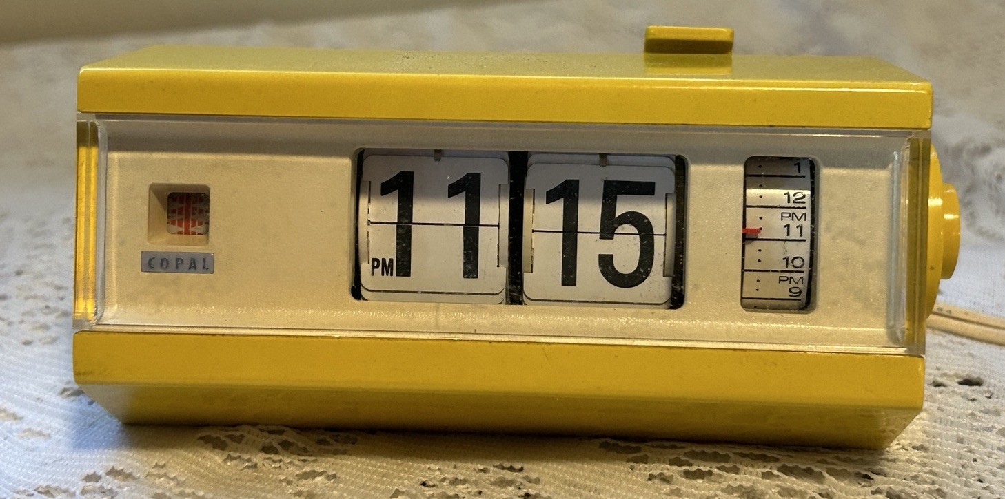 RARE Vintage Copal Flip Alarm Clock Made In Japan. Works Great Model 227.
