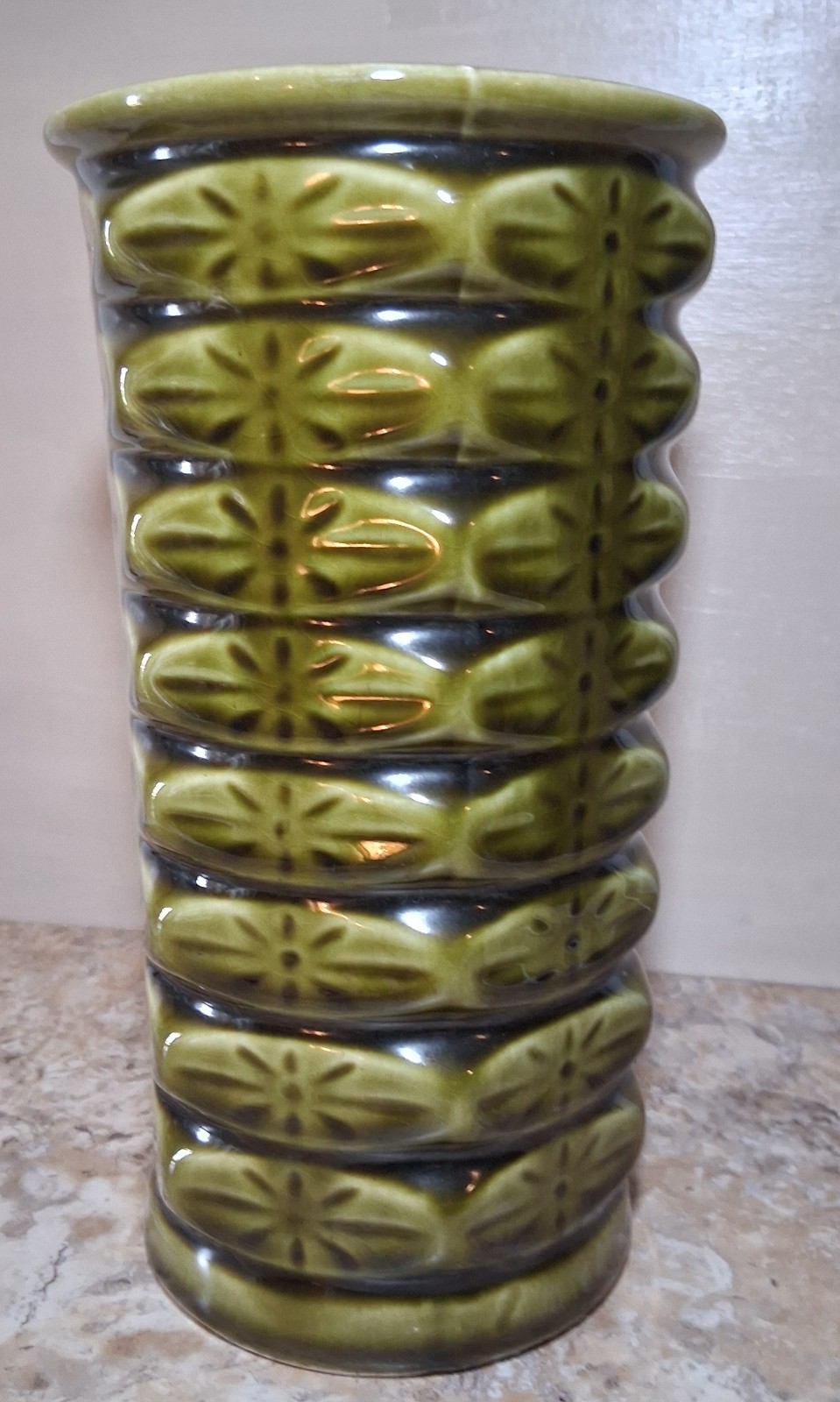 Vintage 1960s Floraline McCoy #400 Avocado Green Atomic Starburst Vase