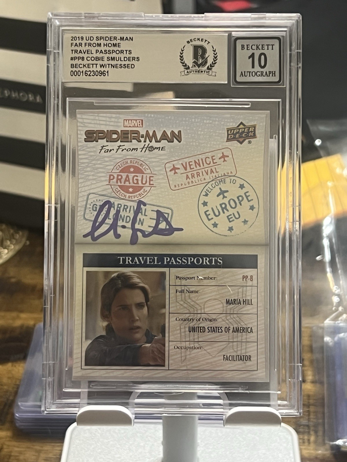 Cobie Smulders (Maria Hill) Auto – Beckett – Auto 10 – Spider-Man Far From Home