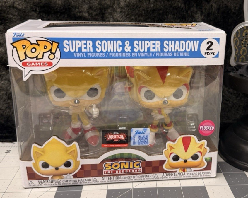 POP Games Super Sonic & Super Shadow Vinyl Figure 2-Pack - TargetCon - Flocked POP Games Super Sonic & Super Shadow Vinyl Figure 2-Pack - TargetCon - Flocked