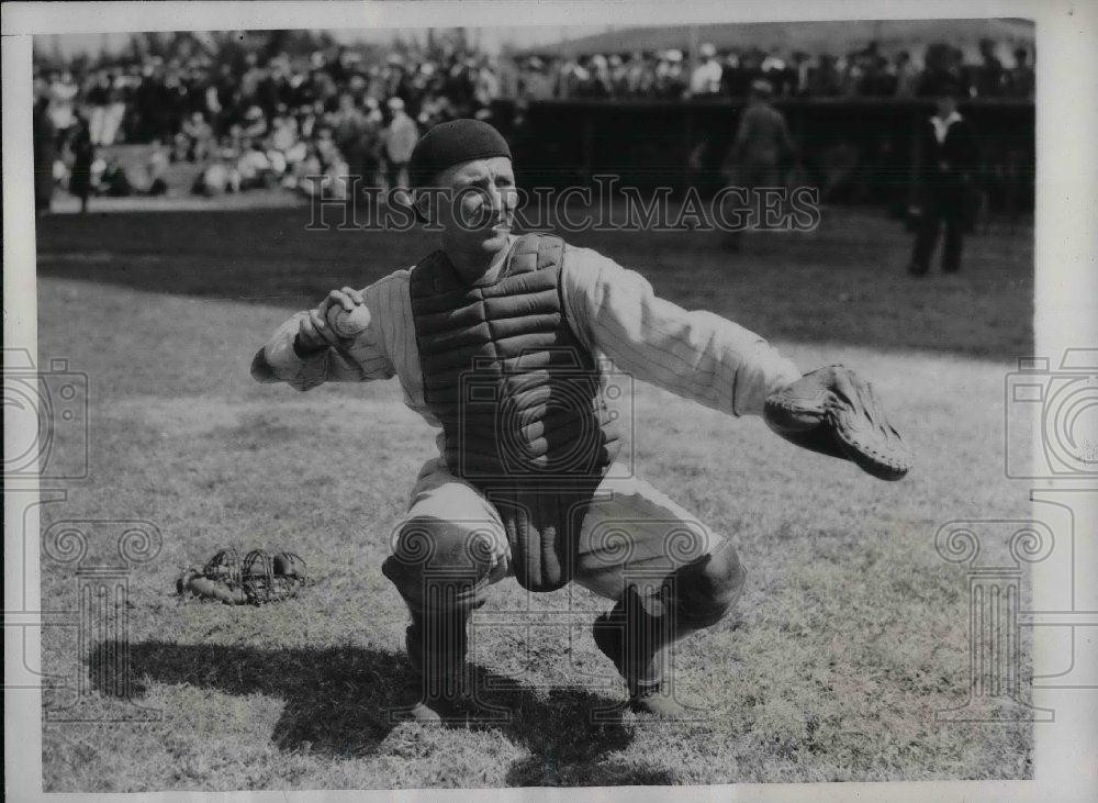 1934 Press Photo Yankees Catcher Arndt Jorgens At Training Camp 1934 Press Photo Yankees Catcher Arndt Jorgens At Training Camp